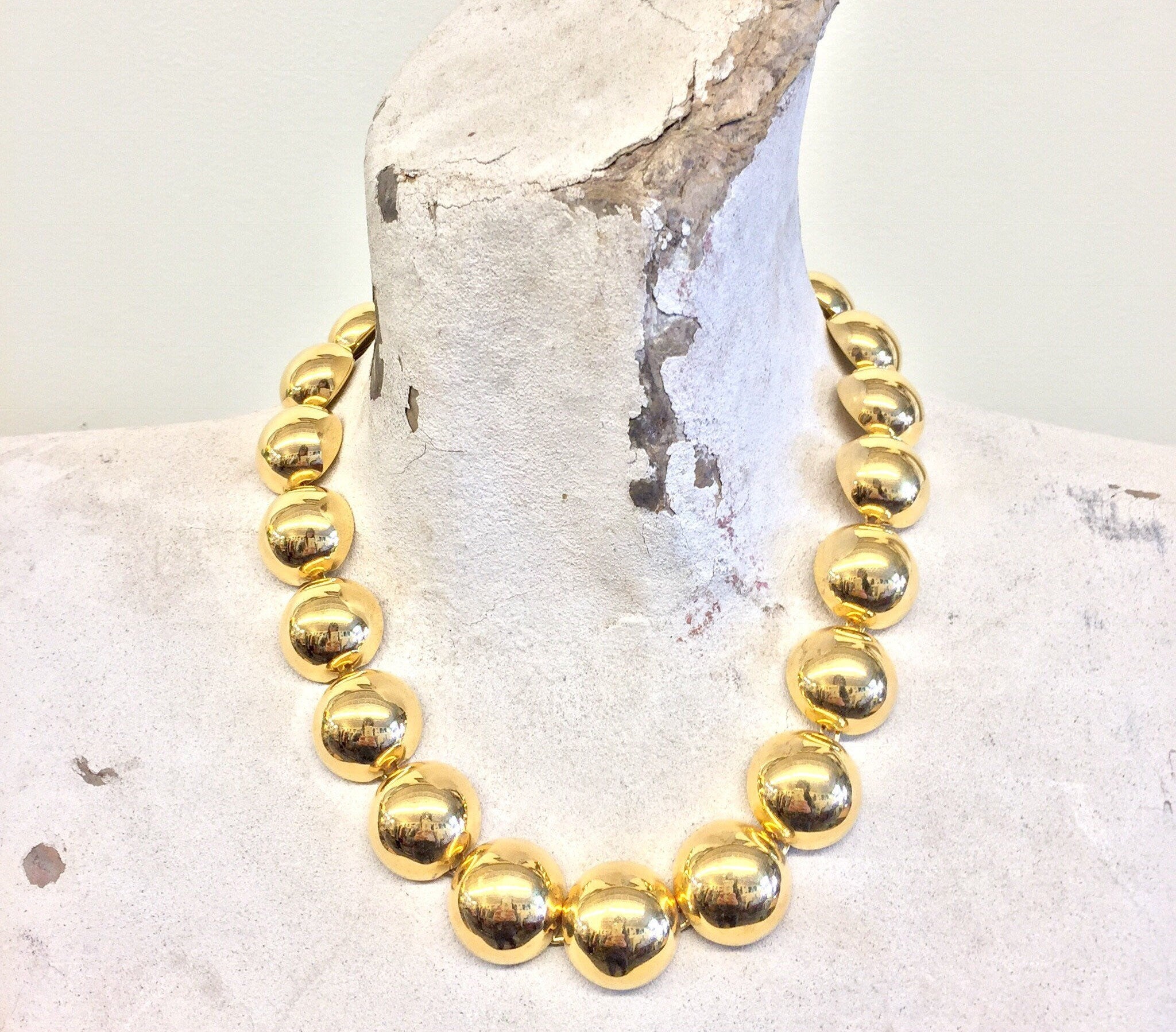 Vintage Gold Necklace, Costume Jewelry, Gold Tone Necklace, Vintage Necklace, Ball Necklace, Statement Jewelry, Yellow Gold, Gift for Mom