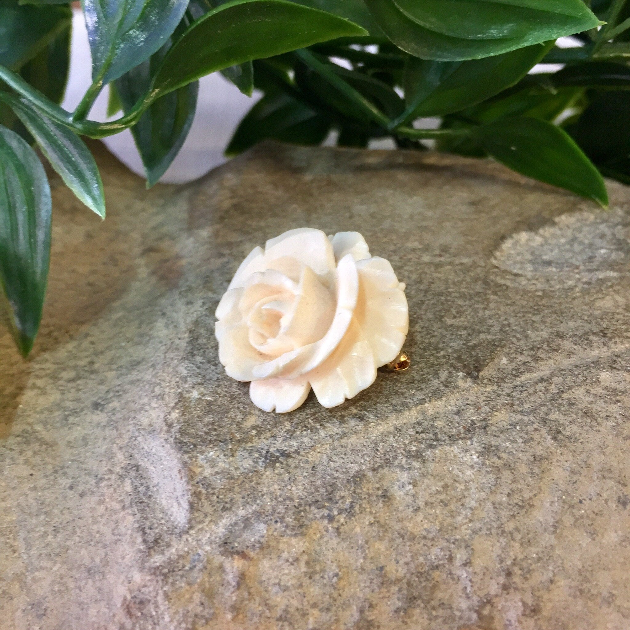 Vintage Rose Brooch, Small Rose Brooch, Vintage Jewelry, White Rose, Plastic Brooch, Vintage Pin, Flower Brooch, Rose, Flowers, Gift for Mom
