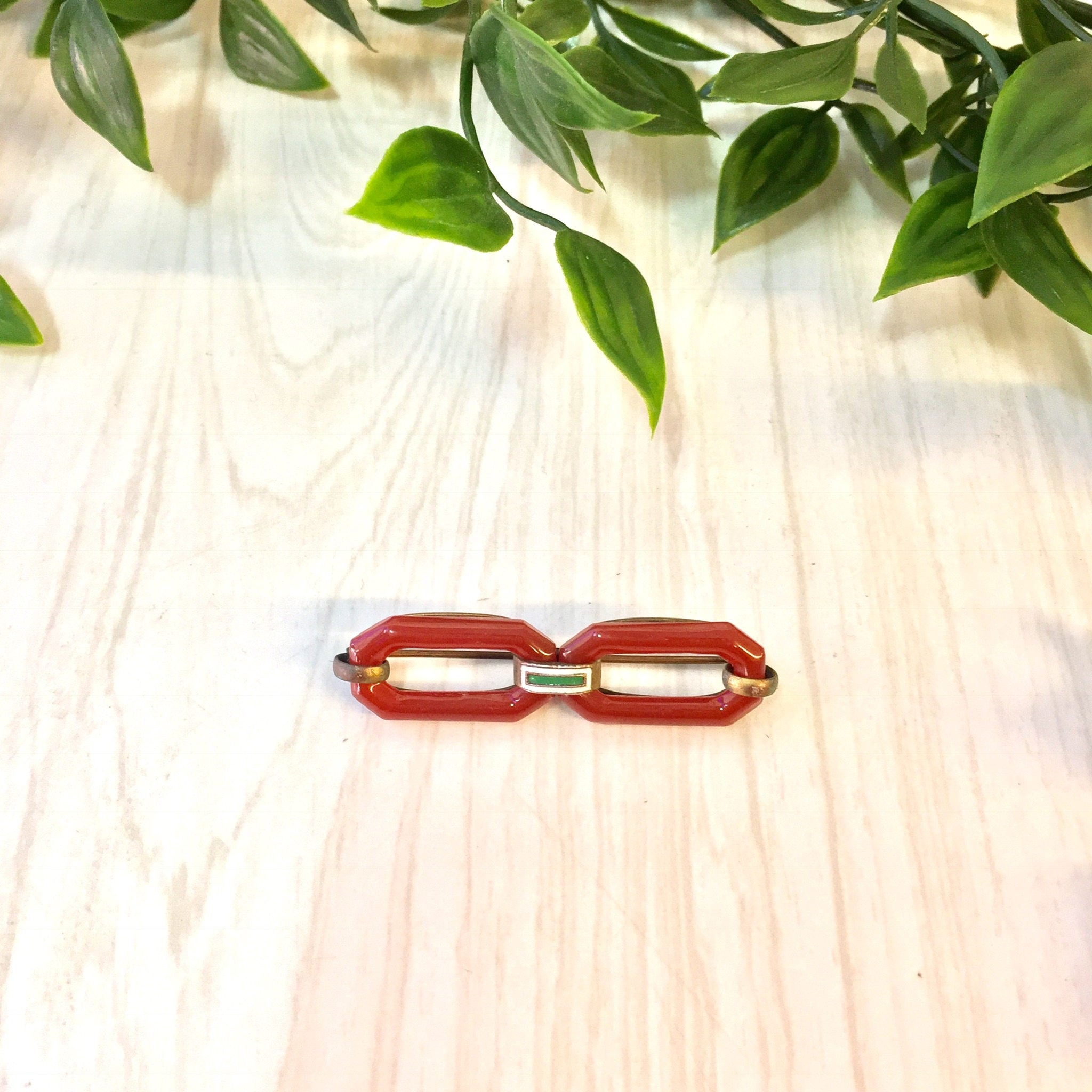Vintage Red Brooch | Vintage Jewelry | Carnelian Brooch | Vintage Pin | Brooch | Jewelry | Red | White | Green | Carnelian Jewelry | Gift