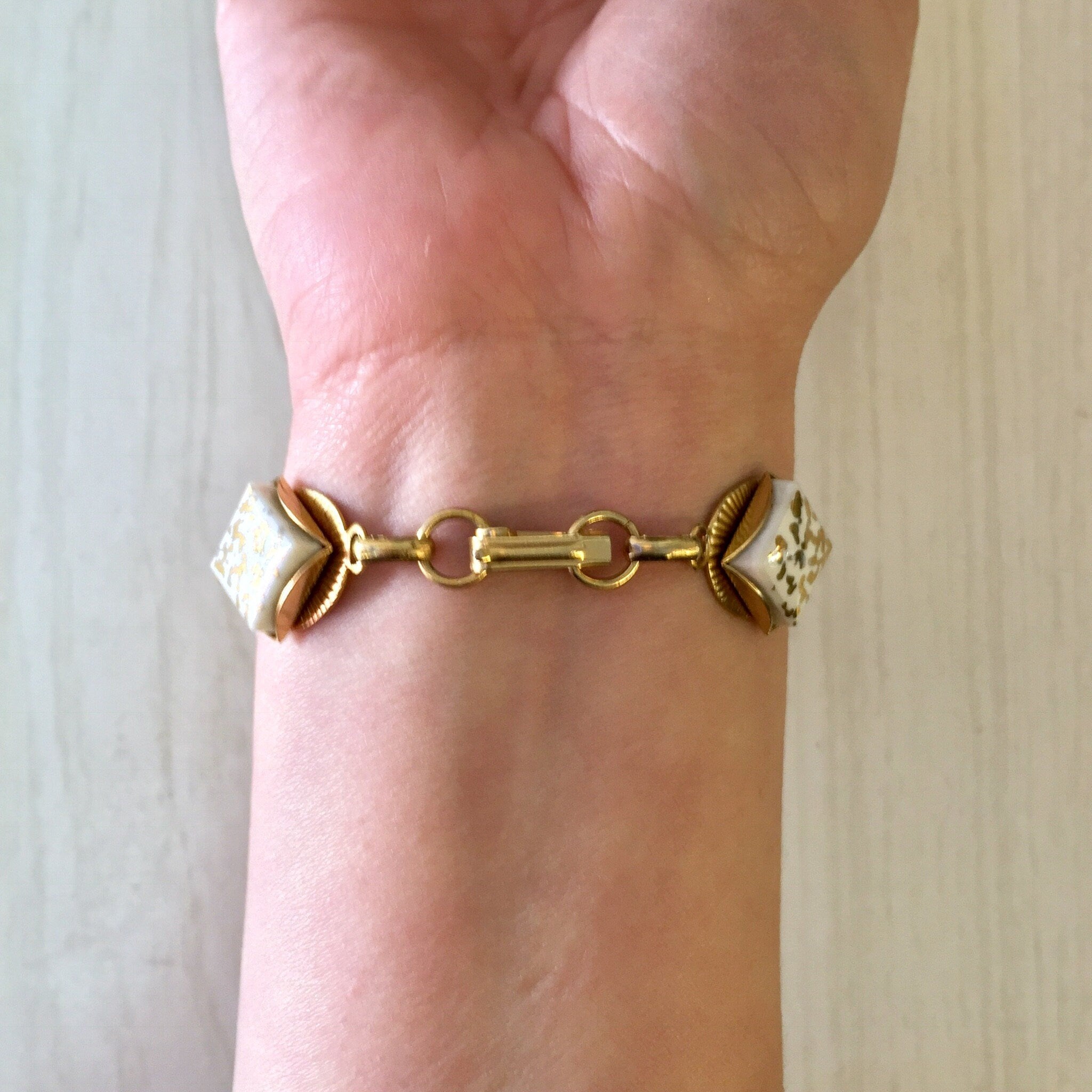 Vintage Gold Bracelet, Gold Toned Bracelet, Vintage Jewelry, Costume Jewelry, White and Gold, Sparkles, Art Deco Jewelry, Link Bracelet,