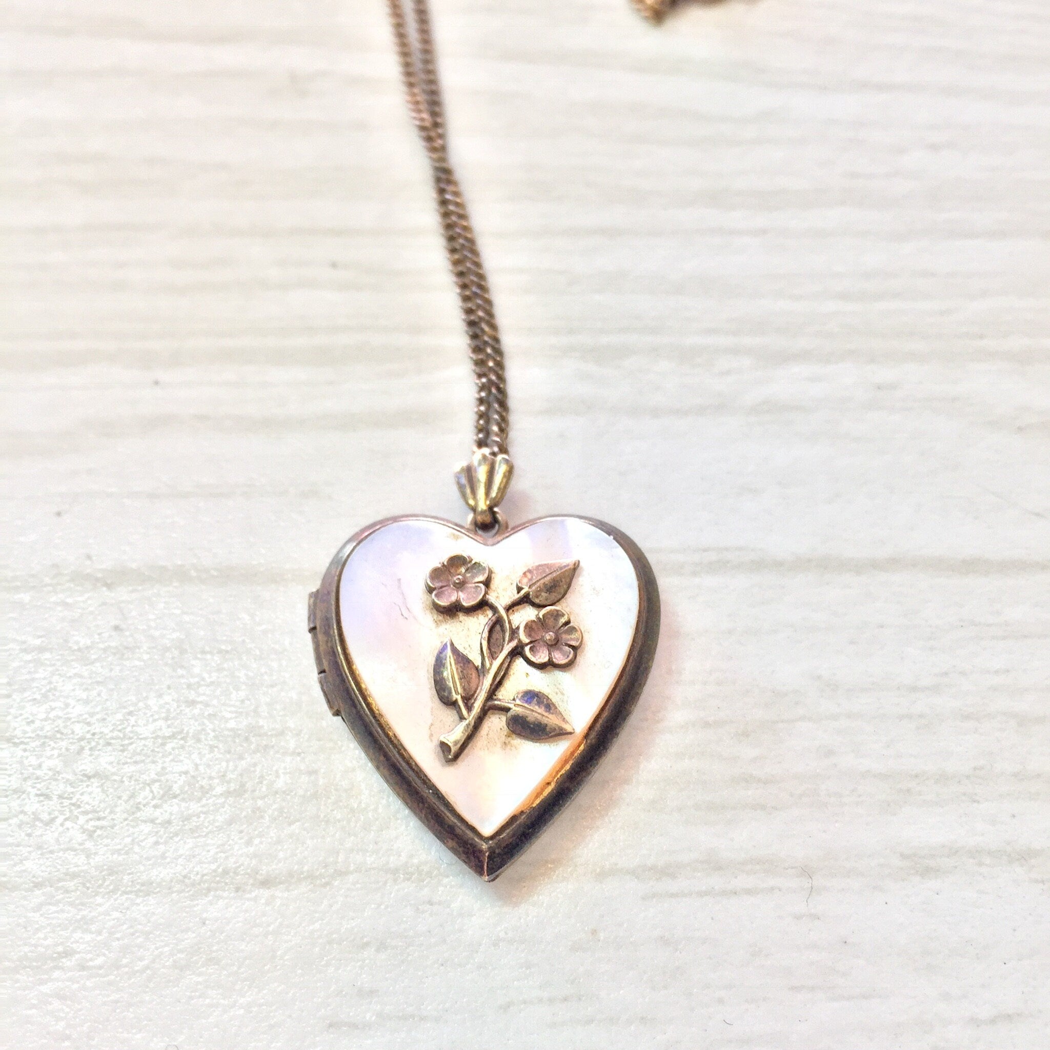Vintage Locket, Vintage Necklace, Heart Shaped Locket, Mother Of Pearl, Floral Locket, Gold Filled Locket, Pendant Necklace,Keepsake Jewelry