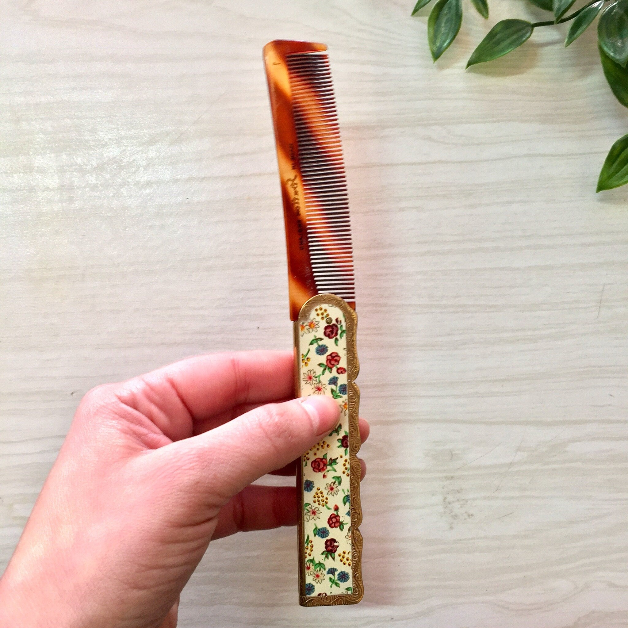 Vintage Pocket Comb, Stratton Comb, Folding Comb, Floral Comb, Made in Stratton England, Flowers, Floral Print, Small, Metal, Travel Size