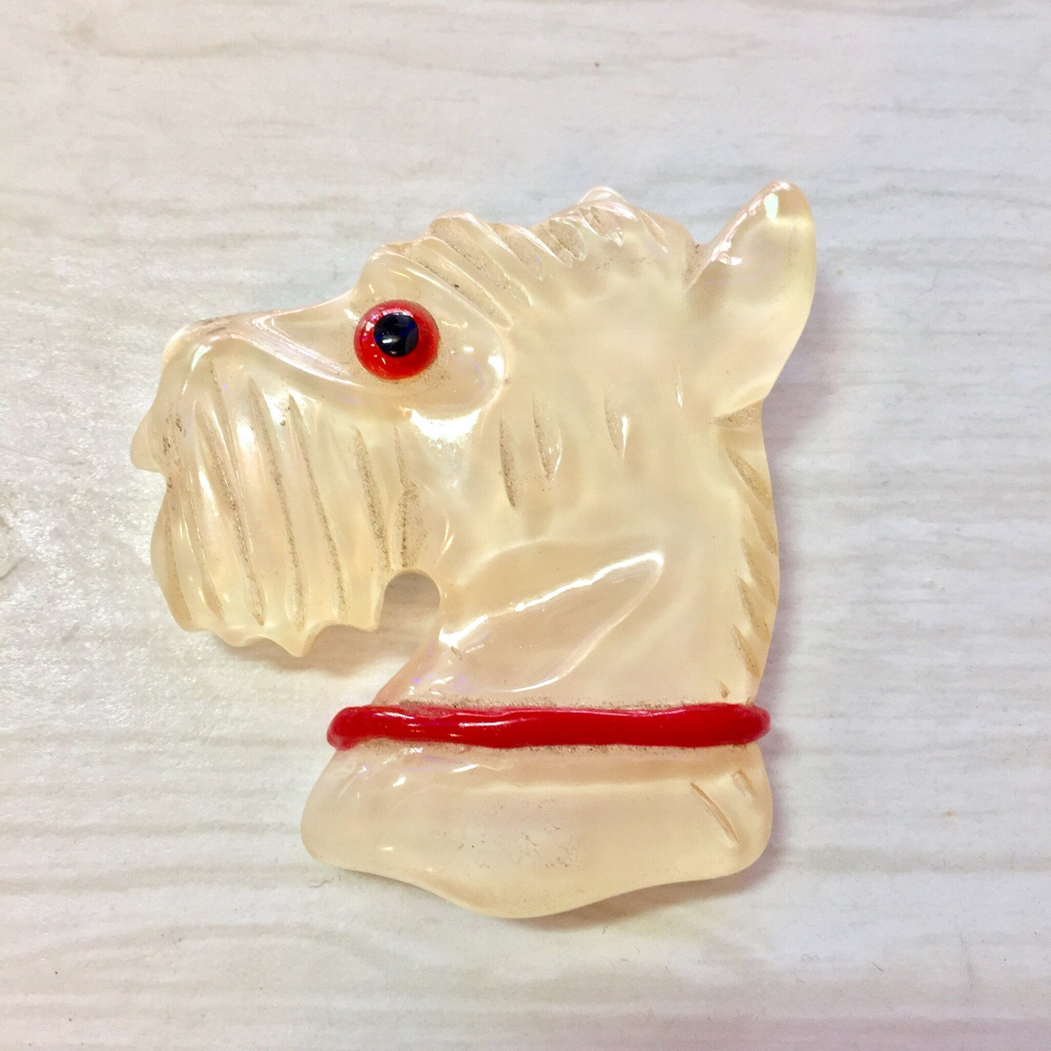 Vintage Bakelite Brooch, Scottie Bakelite Pin, Scottish Terrier Pin, Bakelite Jewelry, Vintage Jewelry, Carved Bakelite Pin, Vintage Brooch