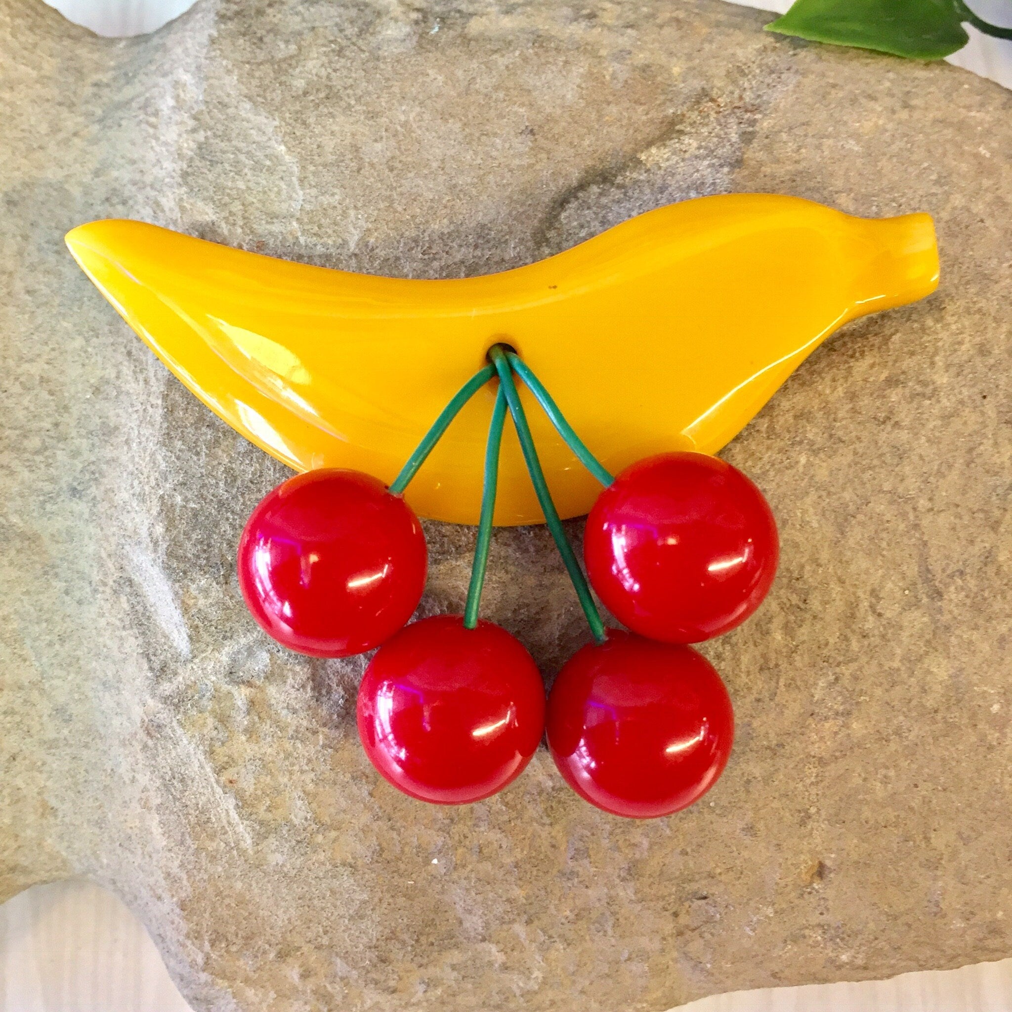 Shultz Bakelite Brooch, Shultz Bakelite, Bakelite Banana, Banana and Cherries, Yellow, Red, Rare Shultz Bakelite, Vintage Jewelry, Pin,