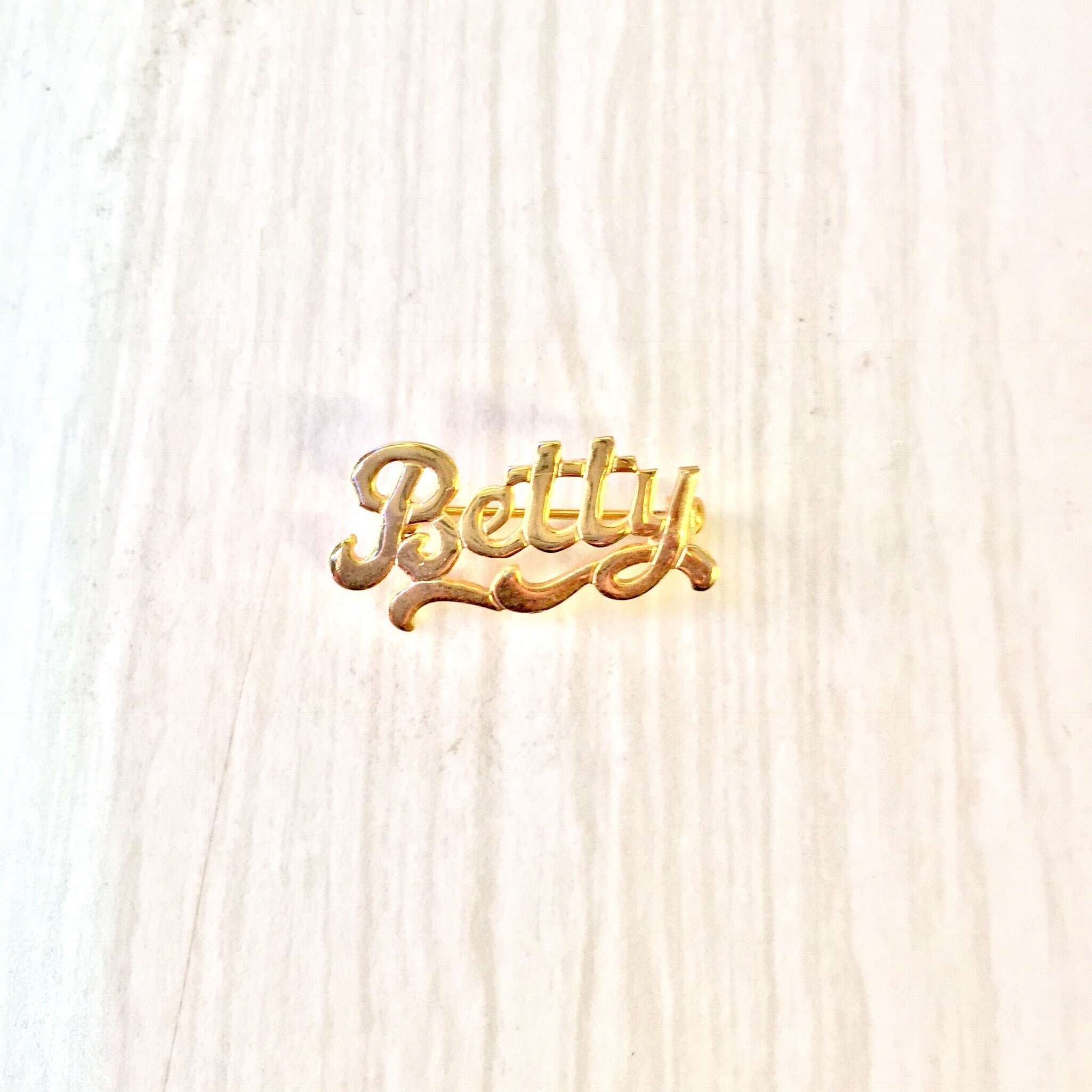 Vintage Gold Brooch, Vintage Jewelry, Gold Toned Pin, Betty Brooch, Monogram Pin, Betty, Name Plate, Monogram, Name Jewelry, Vintage Brooch