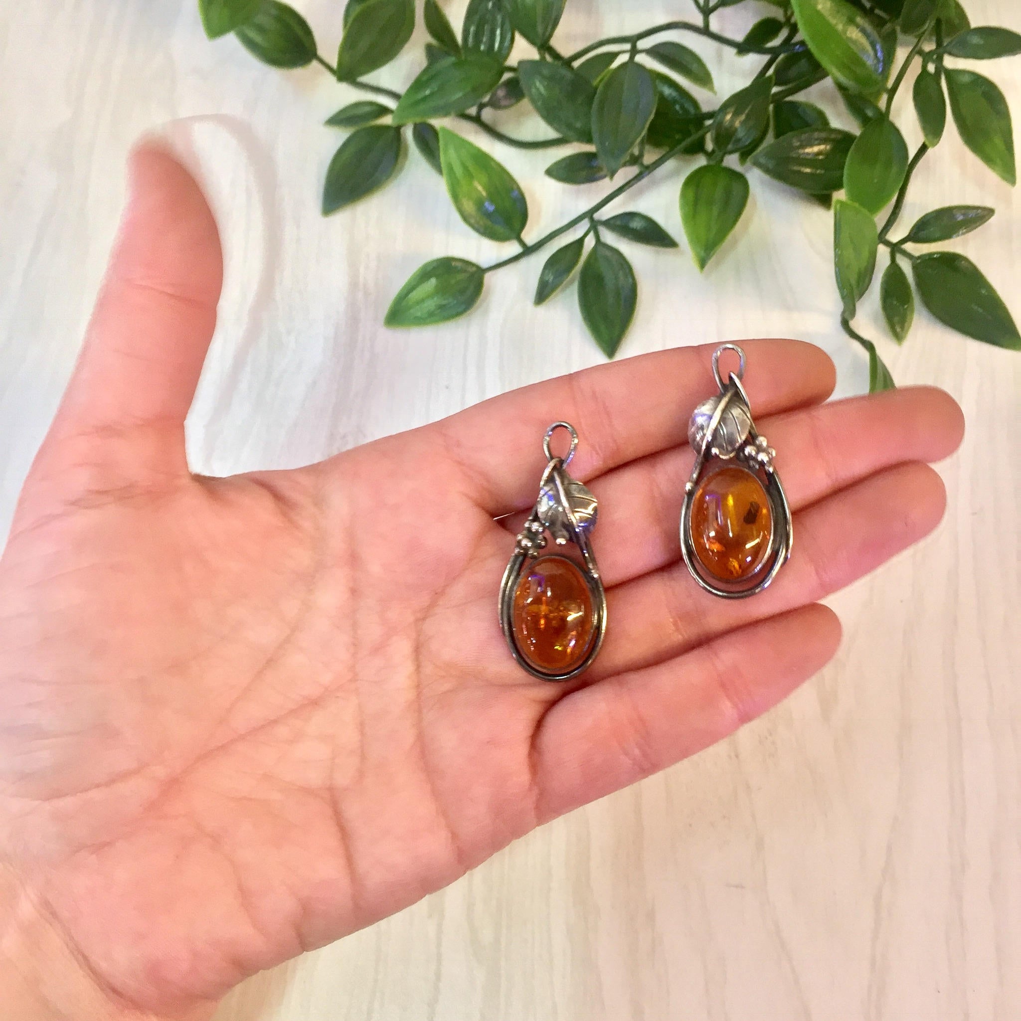 Vintage Silver Pendant | Vintage Jewelry | Amber Pendant | Sterling Silver | Amber Jewelry | Necklace | Pendant | Orange | Silver | Gift