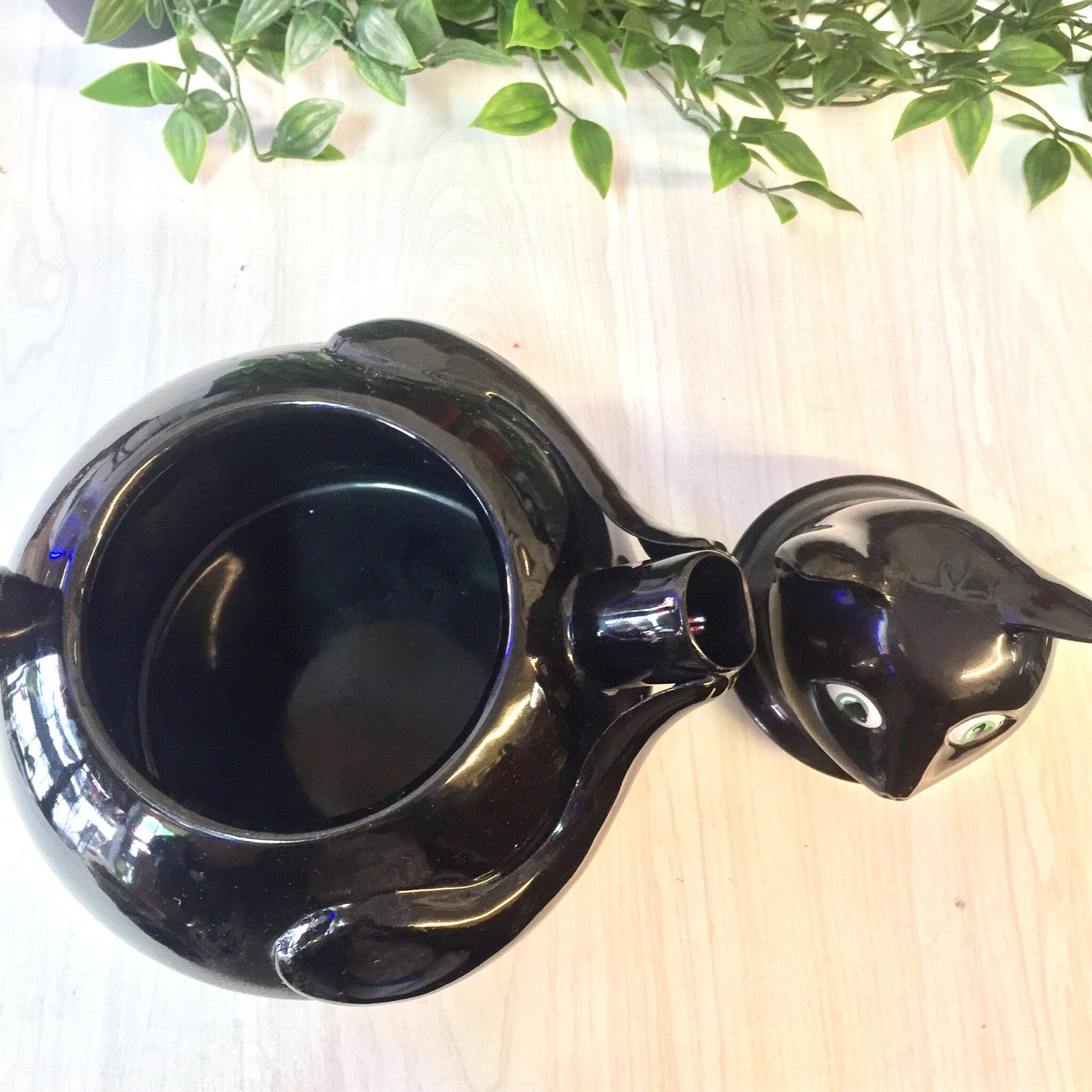 Vintage Teapot, Black Cat Teapot, Metal Teapot, Vintage Home Decor, Kitty Cat, Black Cat, Retro Home Decor, Kitchen Decor, Tea Kettle