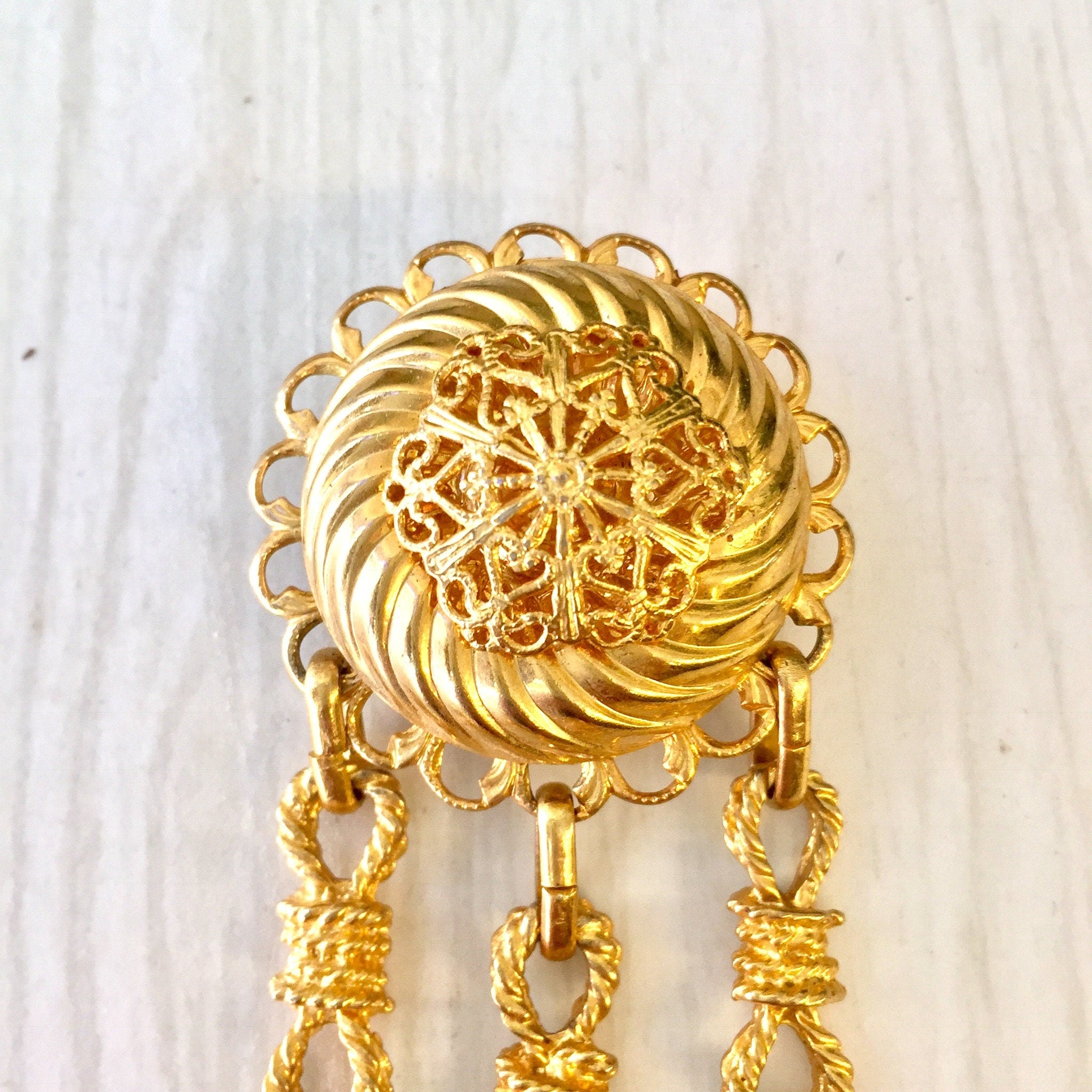 Vintage Clip On Earrings, Gold Toned Earrings, Costume Jewelry, Vintage Jewelry, Statement Jewelry, Dangle Earrings, Long Earrings, Clip Ons