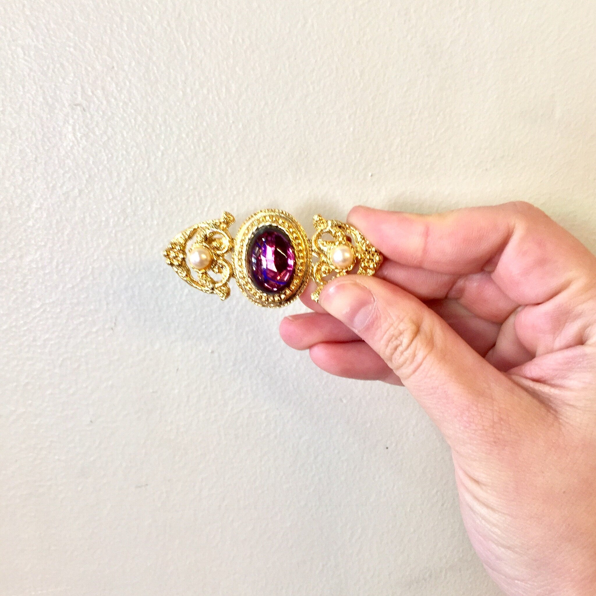 Vintage Gold Brooch, Gold Toned Brooch, Costume Jewelry, Statement Jewelry, Vintage Jewelry, Purple Stone, Faux Pearls, Victorian Style,