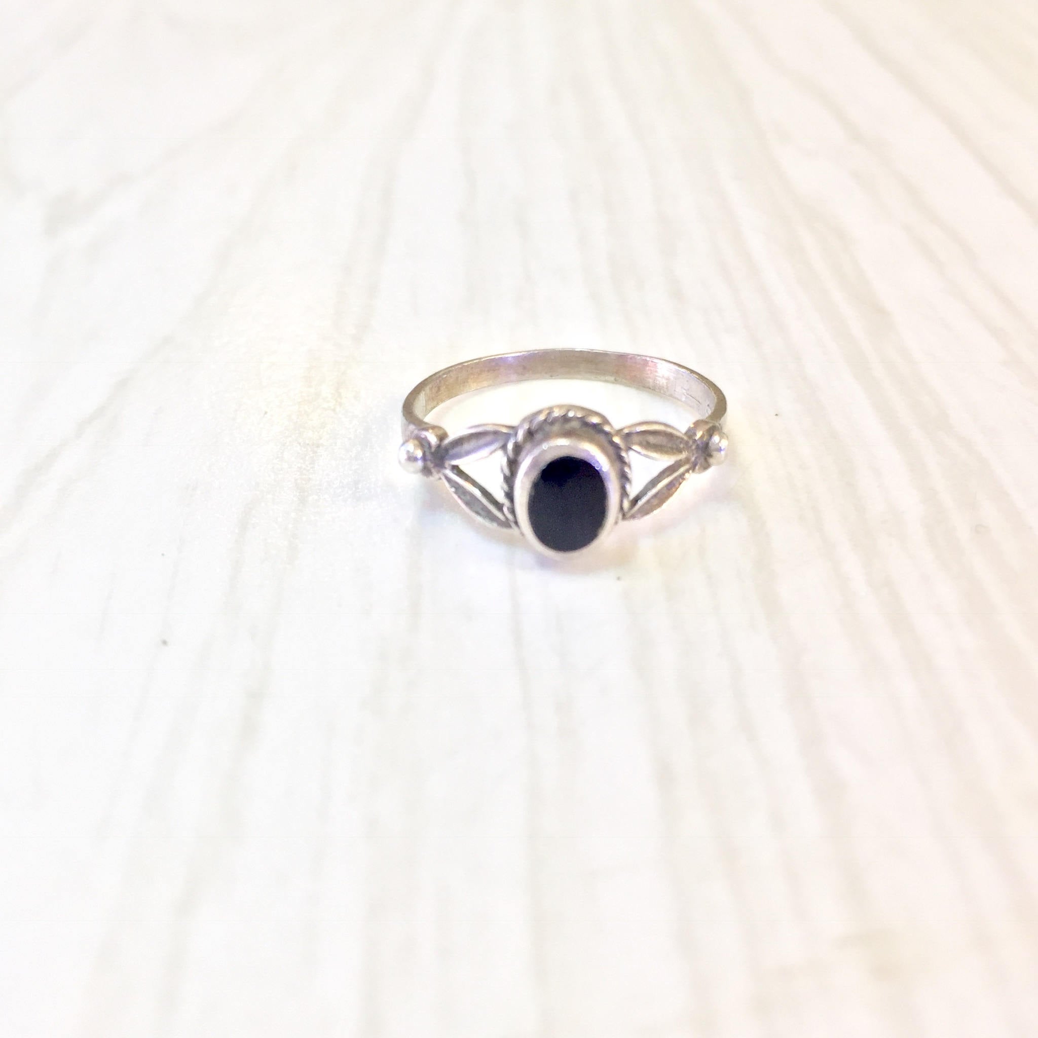 Vintage Silver Ring with Black Onyx Stone, Vintage Jewelry, Southwestern Style, Small Ring, Engagement, Wedding Jewelry, 925,Sterling Silver
