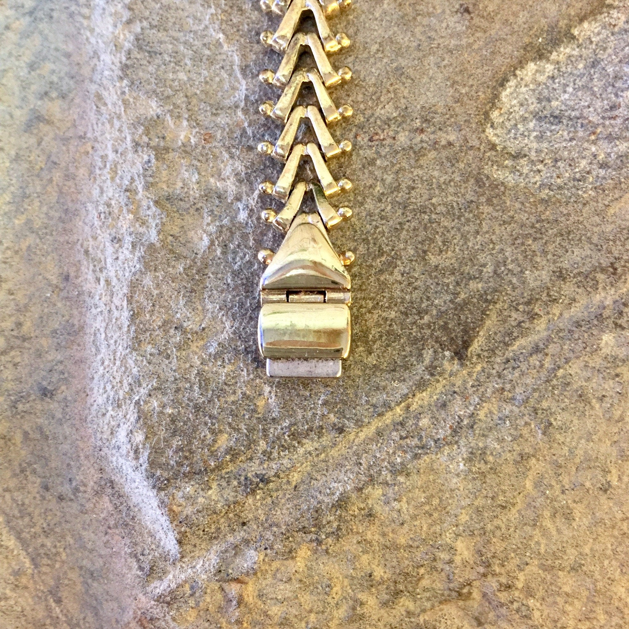 Vintage Gold Bracelet, Gold Tone Bracelet, Vintage Jewelry, Monet Jewelry, Vintage Monet, Monet Bracelet, Link Bracelet, V Shape Bracelet