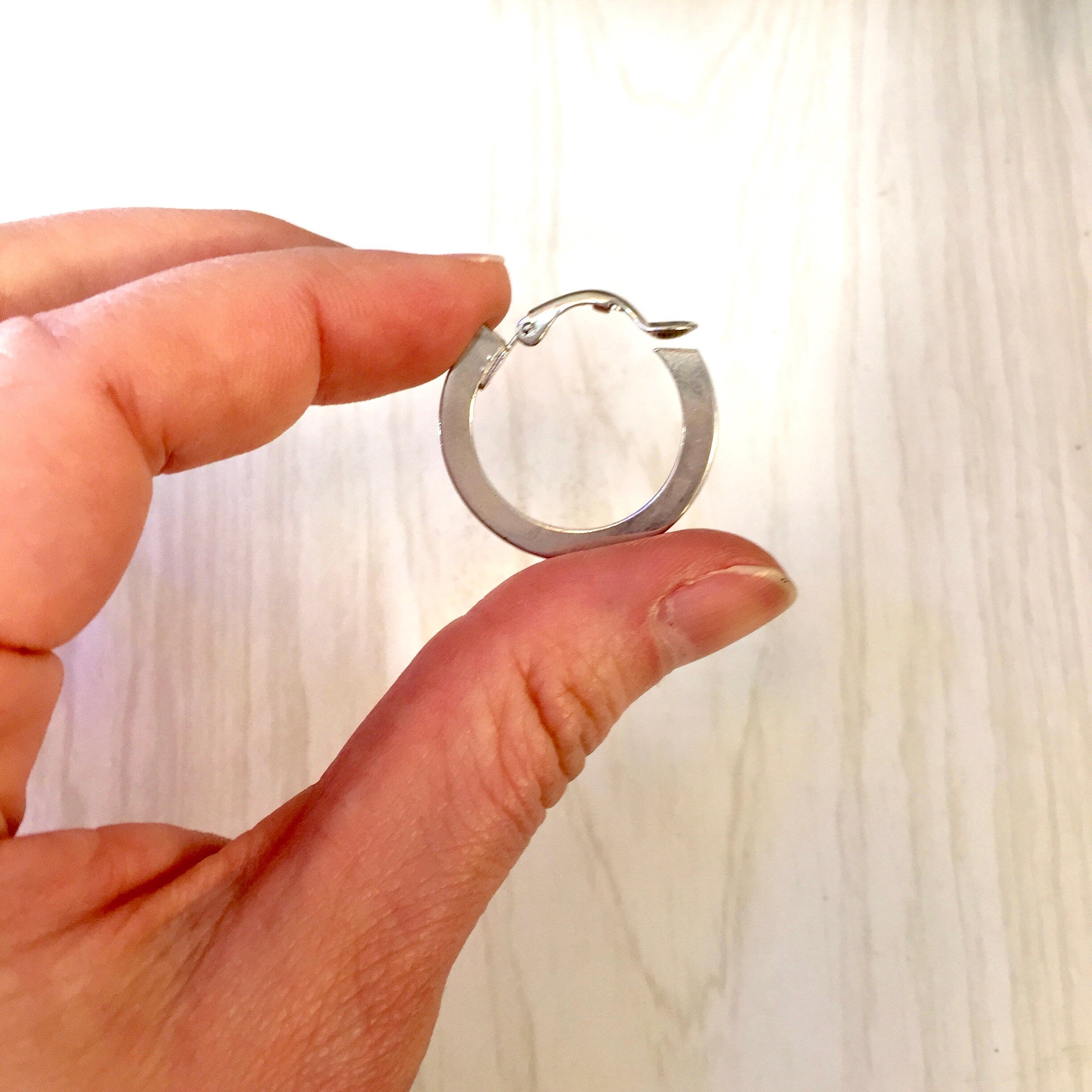 Vintage Clip On Earrings, Silver Tone Earrings, Clip On, Hoop Earrings, Small Hoop Earrings, Vintage Jewelry, Mothers Day Gift, Elegant