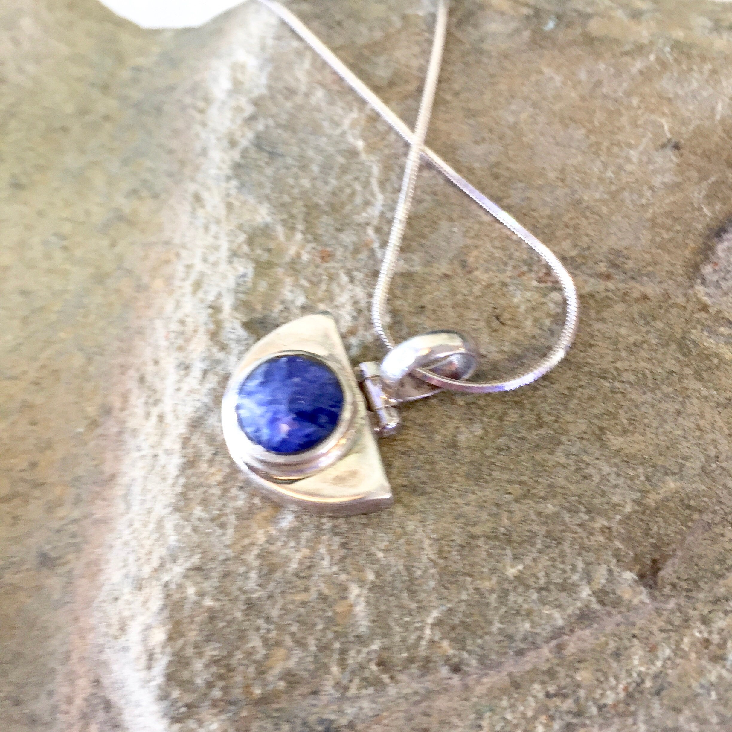 Vintage Silver Necklace, Silver Pendant, Blue Stone, Sterling Silver, Vintage Jewelry, Blue Jewelry, Box Chain, Blue and White Hinge Pendant