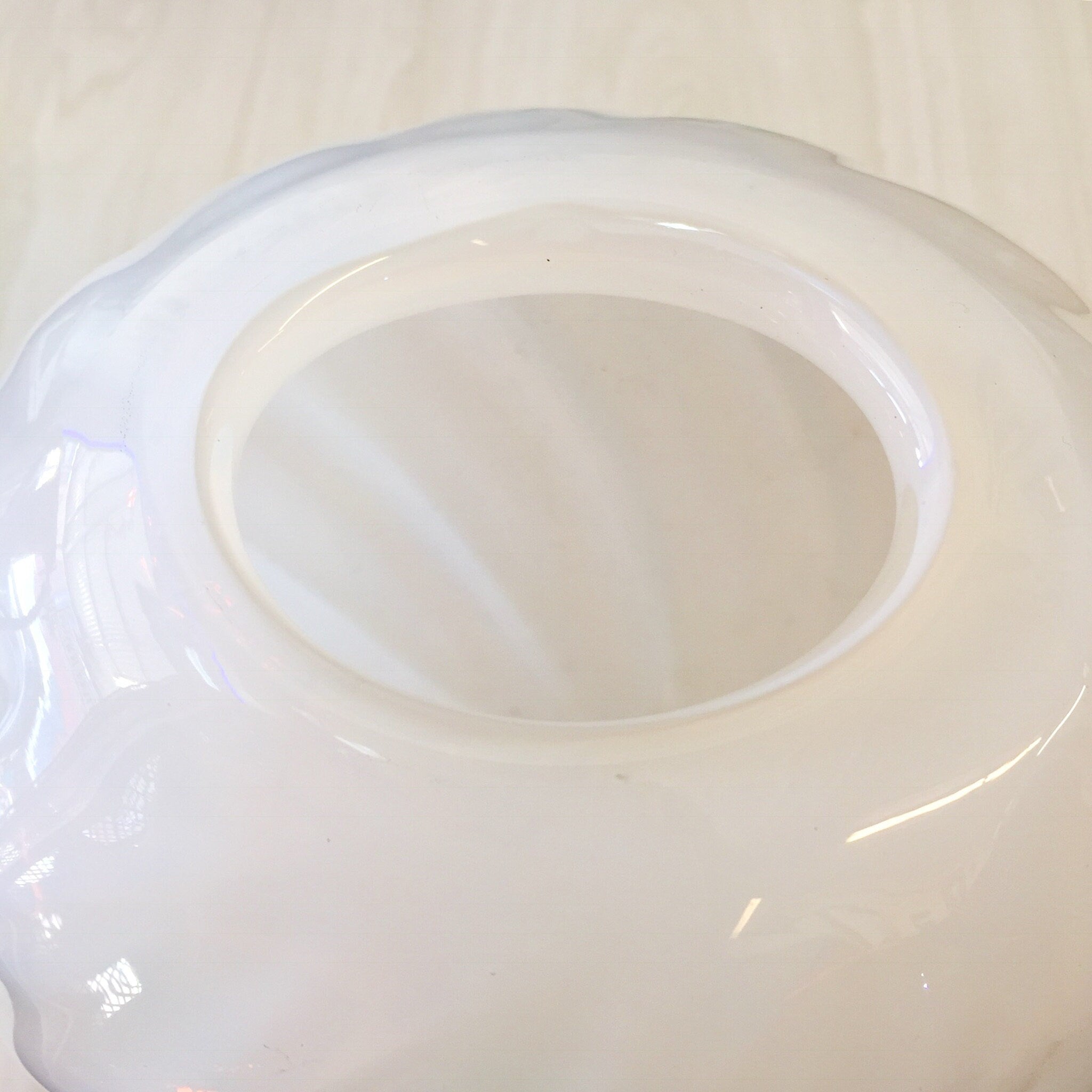 Vintage White Vase, Glass Vase, Opalescent Vase, Art Deco Decor, Vintage Home Decor, Centerpiece, Flowers, Floral Arrangement, Plants, Green