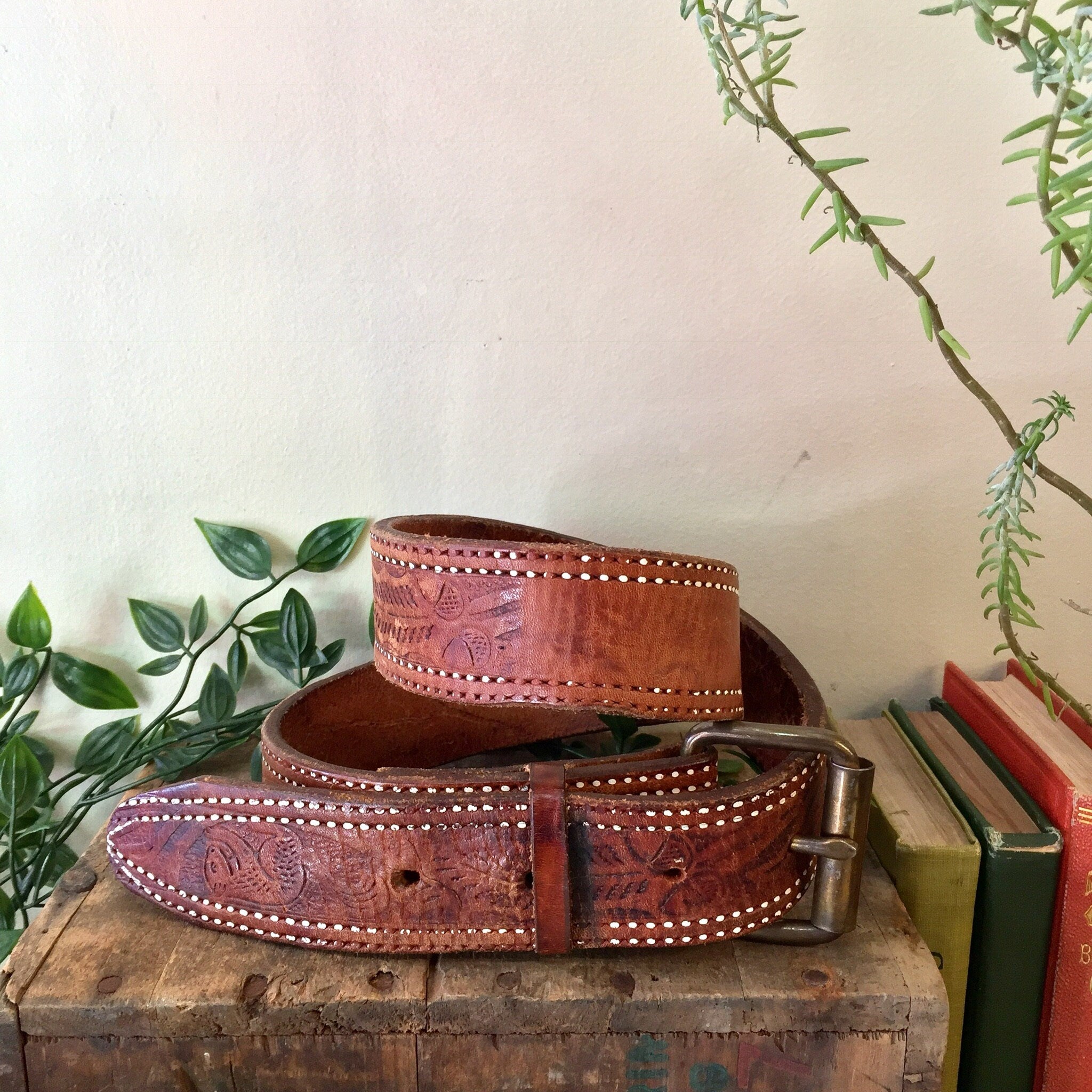 Vintage Leather Belt, Brown Leather Belt, Stamped Leather, Vintage Accessories, Animal Belt, Brass Buckle, Tan, Leather, Tooled Belt