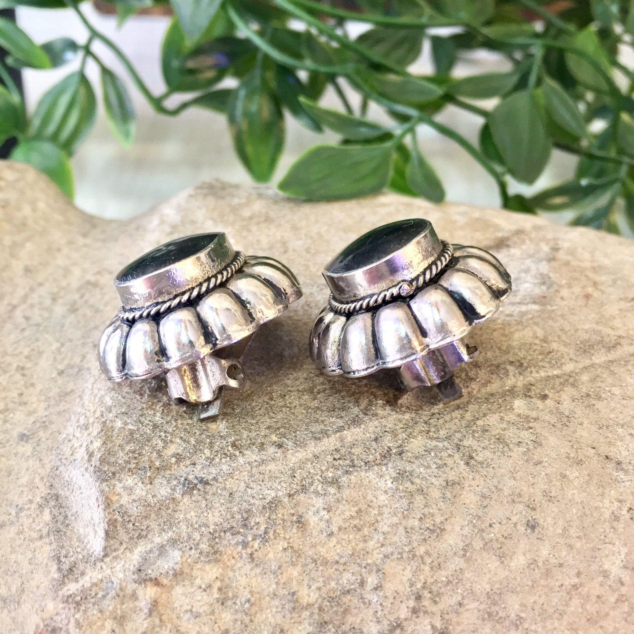 Vintage Silver Earrings, Clip On Earrings, Sterling Silver, Southwestern Style, Black Earrings, Vintage Jewelry, Black Onyx, Big Earrings