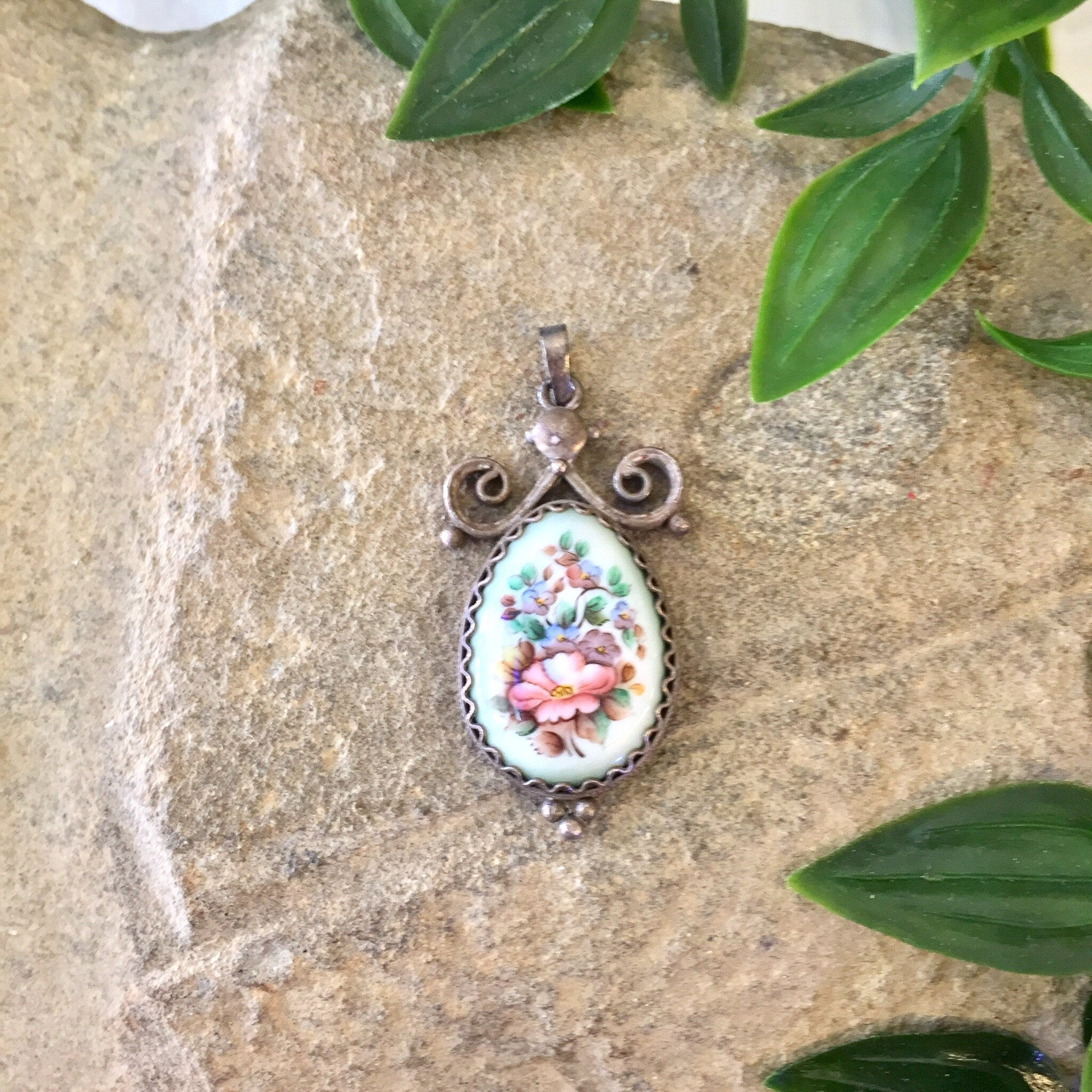 Vintage Pewter Pendant, Vintage Necklace, Vintage Jewelry, Floral Design, Painted Enamel, Charm, Necklace, Pendant, Silver Tone, Flowers,