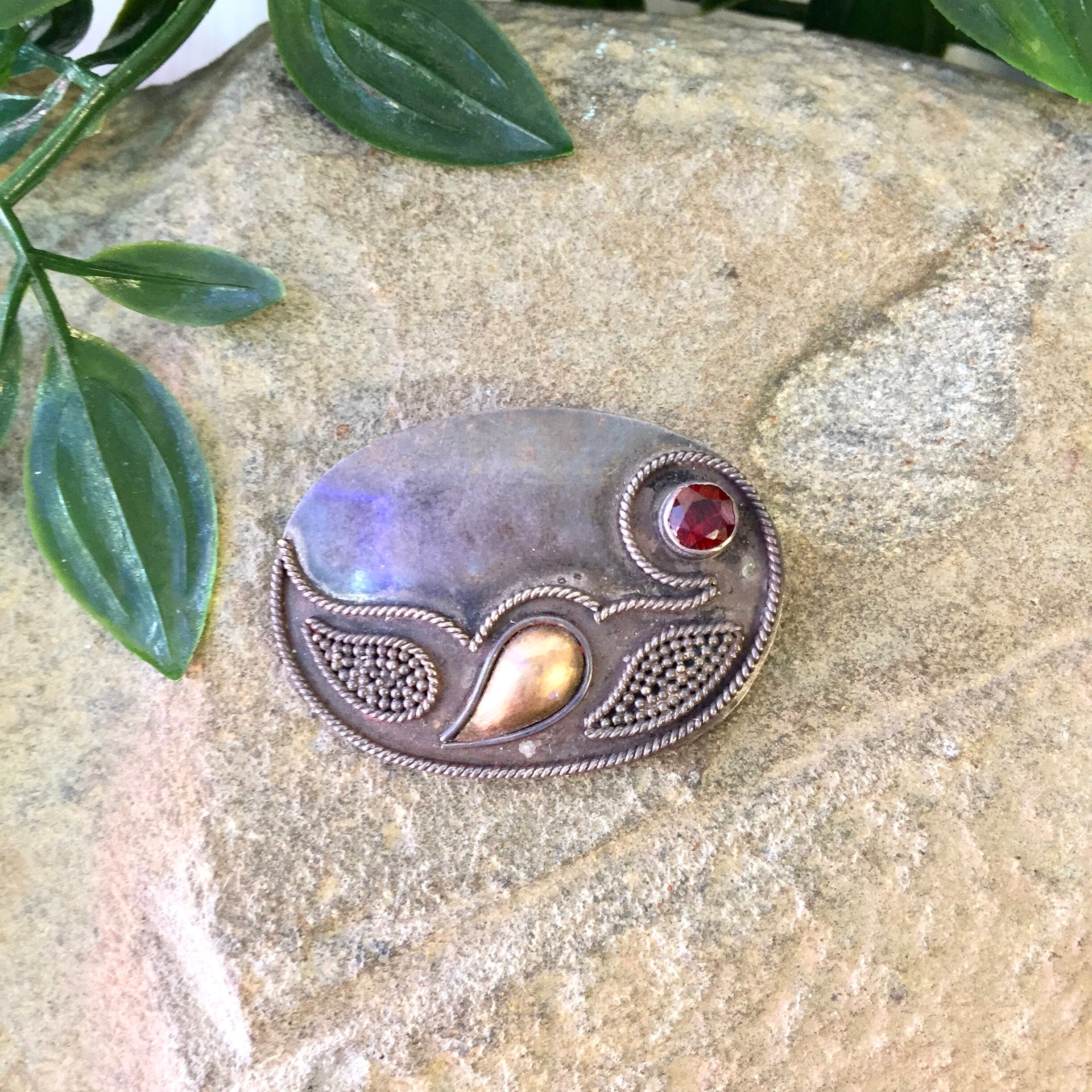 Vintage Silver Brooch, Sterling Silver, Vintage Jewelry, Vintage Pin, Gold Inlay, Red Stone, Garnet, Oval, Leaf, Gift for Mom, Mothers Day