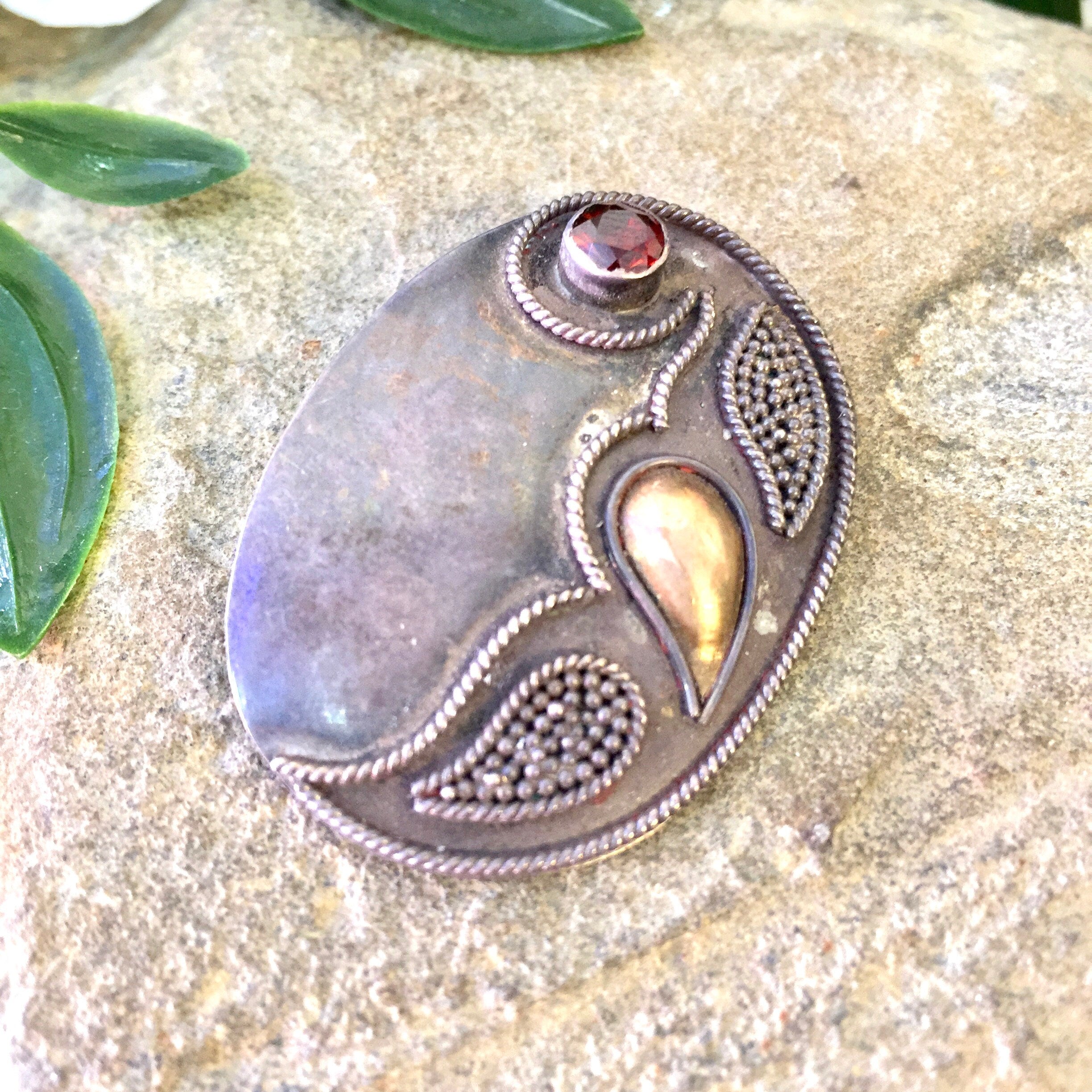 Vintage Silver Brooch, Sterling Silver, Vintage Jewelry, Vintage Pin, Gold Inlay, Red Stone, Garnet, Oval, Leaf, Gift for Mom, Mothers Day