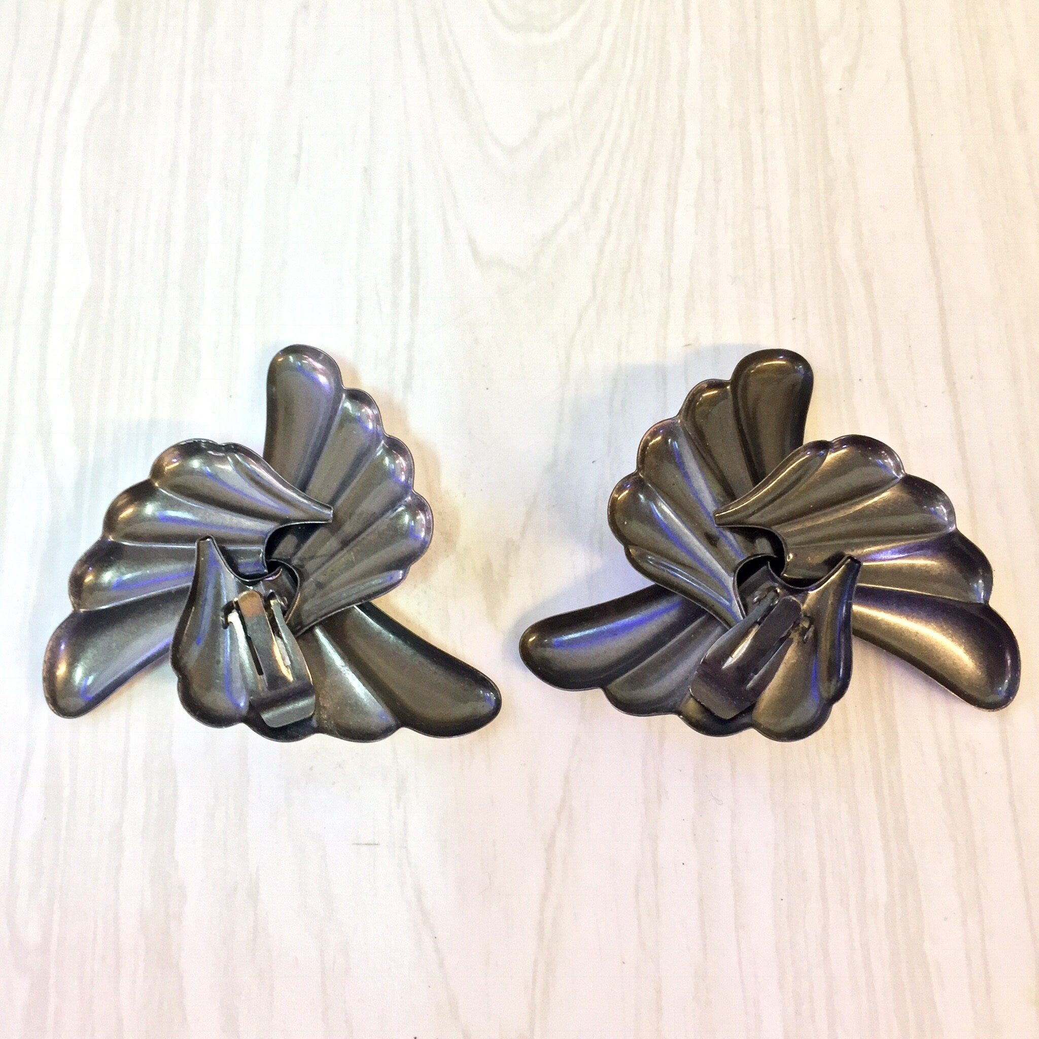 Clip On Earrings, Vintage Earrings, Retro Jewelry, Vintage Jewelry, Gold, White, Black, Flower Earrings, Large Earrings, Statement Jewelry