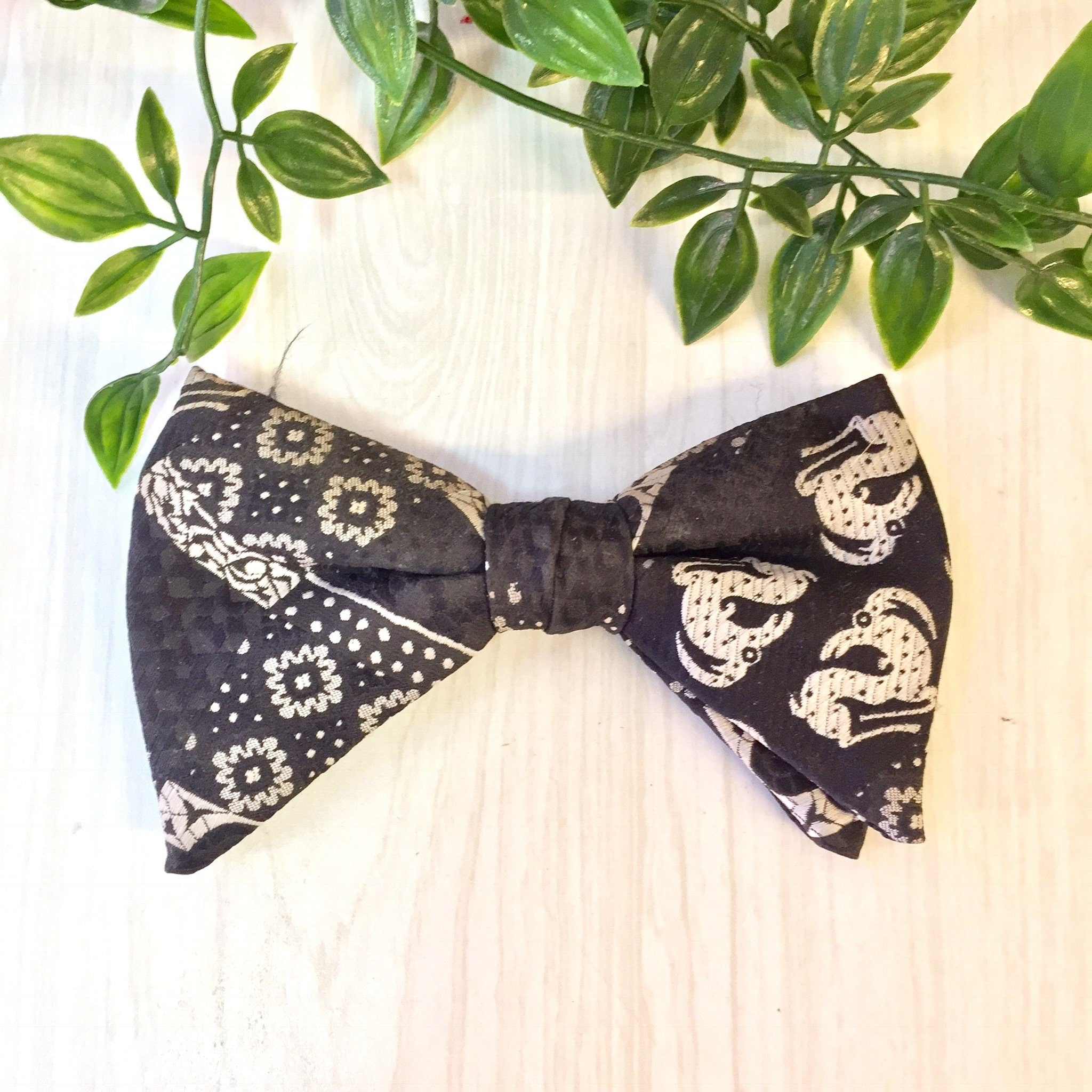 Vintage Bow Tie, Vintage Menswear, Suit and Tie, Bowties, Pattern, Black Bowtie, Vintage, Flowers, Clip on Bowtie, Gift for Dad, Fathers Day