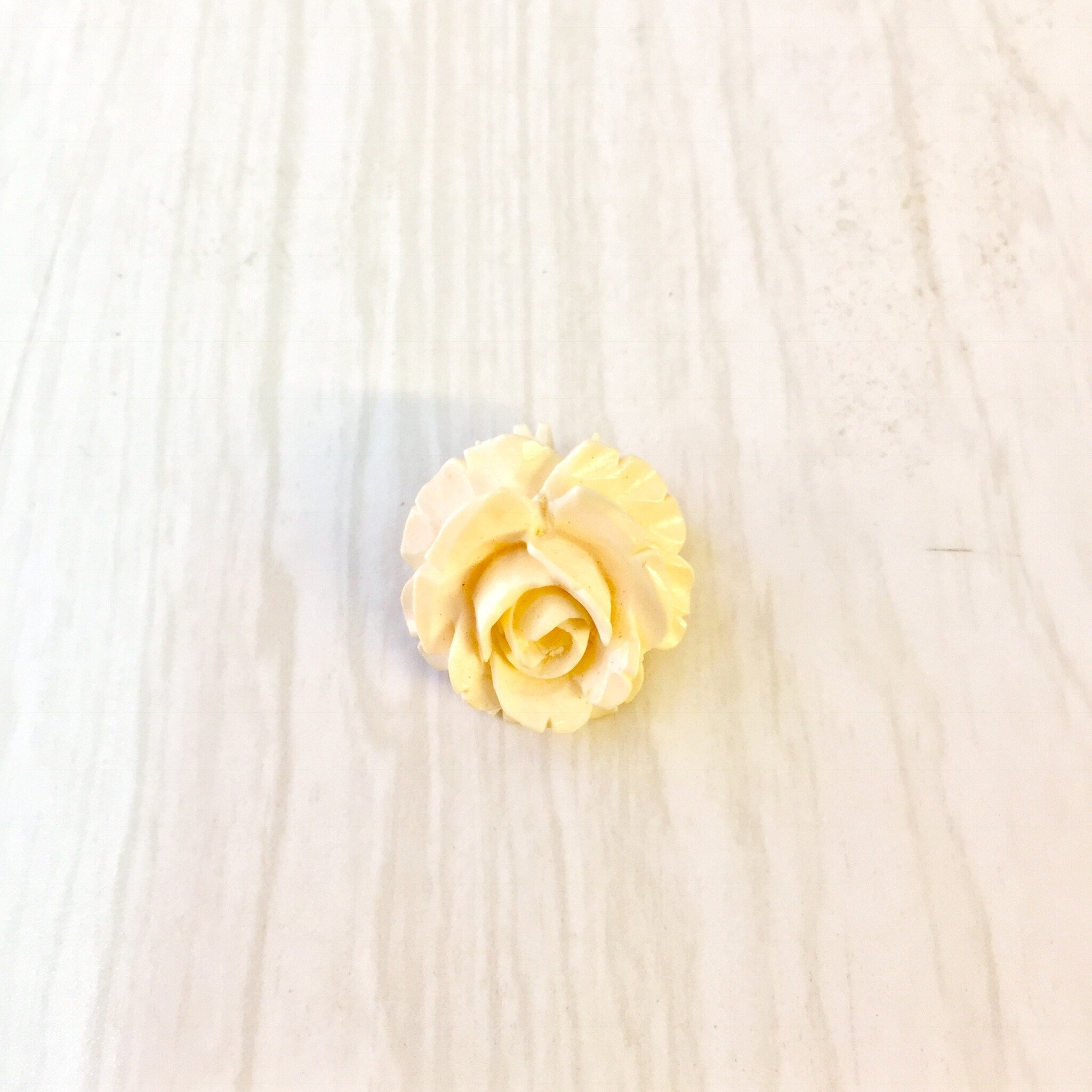 Vintage Rose Brooch, Small Rose Brooch, Vintage Jewelry, White Rose, Plastic Brooch, Vintage Pin, Flower Brooch, Rose, Flowers, Gift for Mom