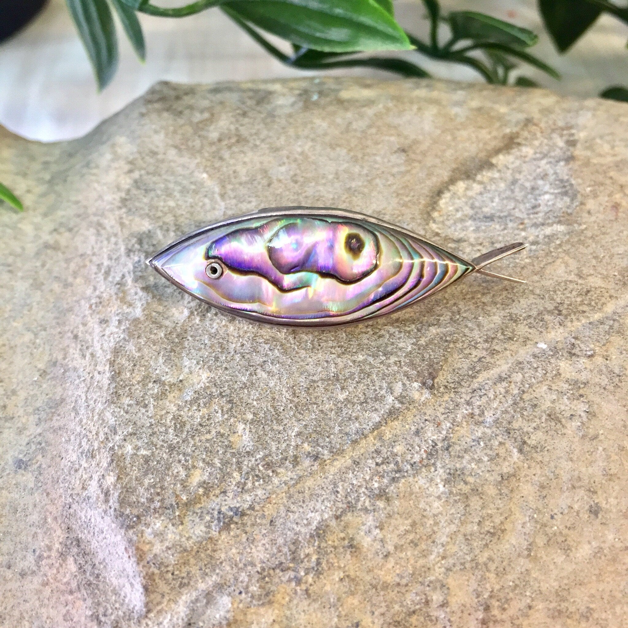 Vintage Silver Brooch, Sterling Silver, Fish Brooch, Vintage Jewelry, Abalone Jewelry, Shell Brooch, Fish Pin, Iridescent Brooch, Purple,