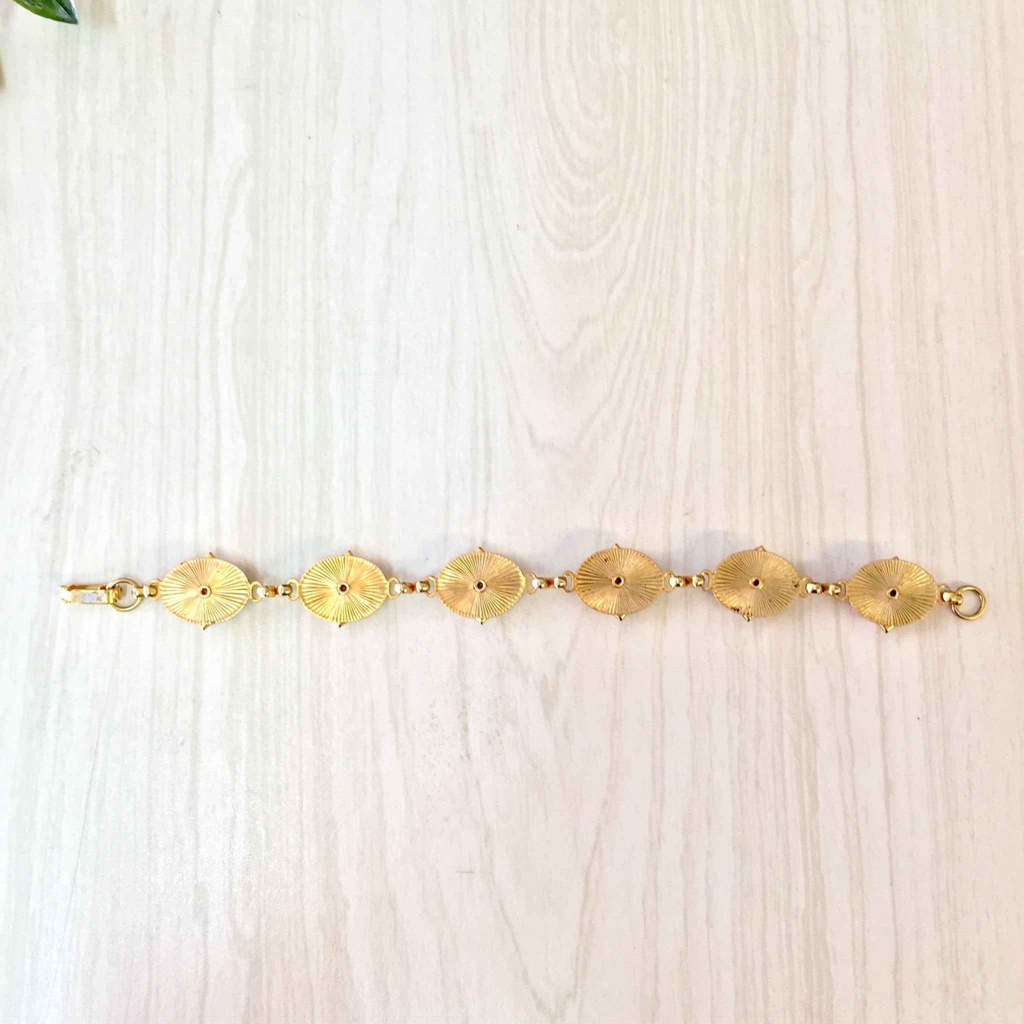Vintage Gold Bracelet, Gold Toned Bracelet, Vintage Jewelry, Costume Jewelry, White and Gold, Sparkles, Art Deco Jewelry, Link Bracelet,