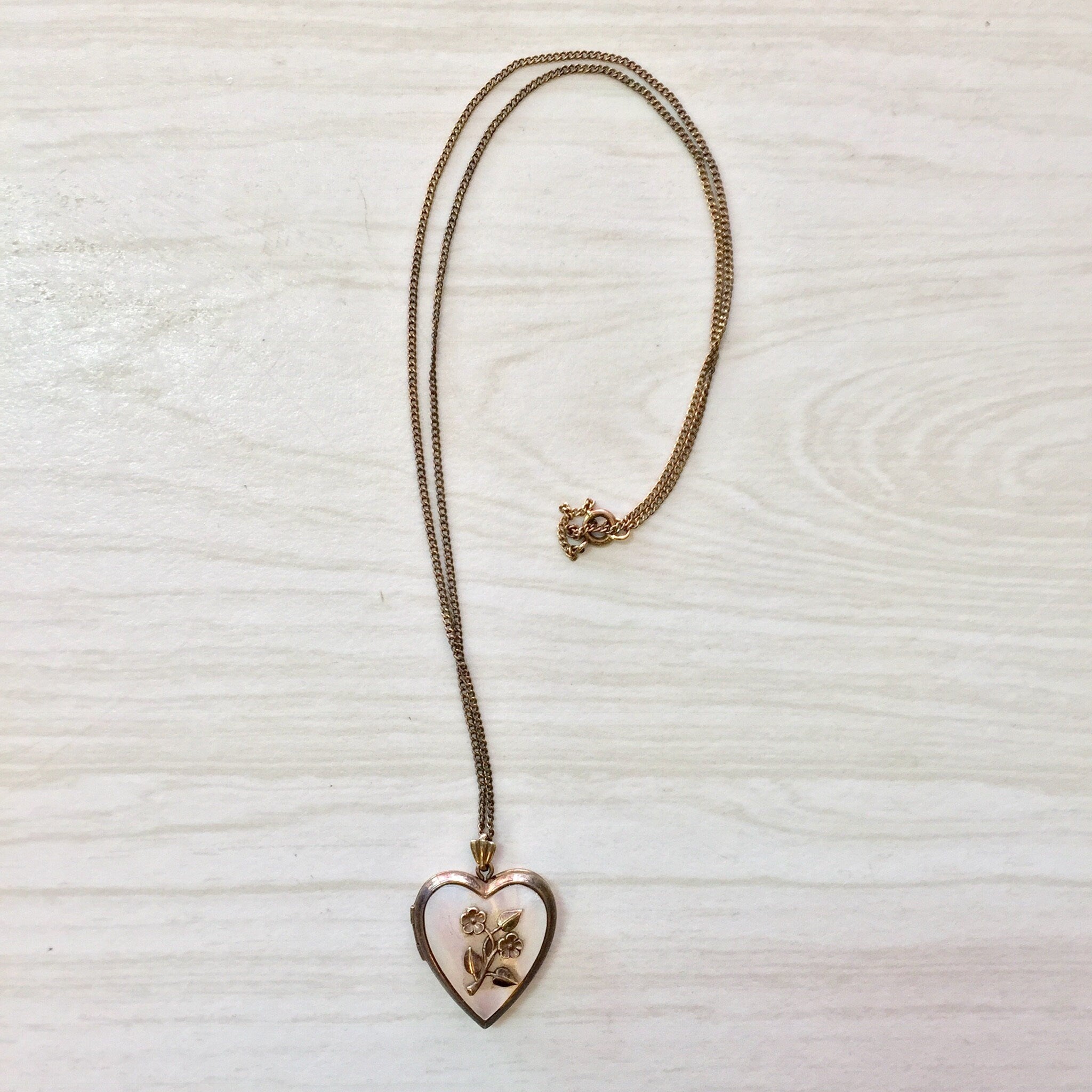 Vintage Locket, Vintage Necklace, Heart Shaped Locket, Mother Of Pearl, Floral Locket, Gold Filled Locket, Pendant Necklace,Keepsake Jewelry