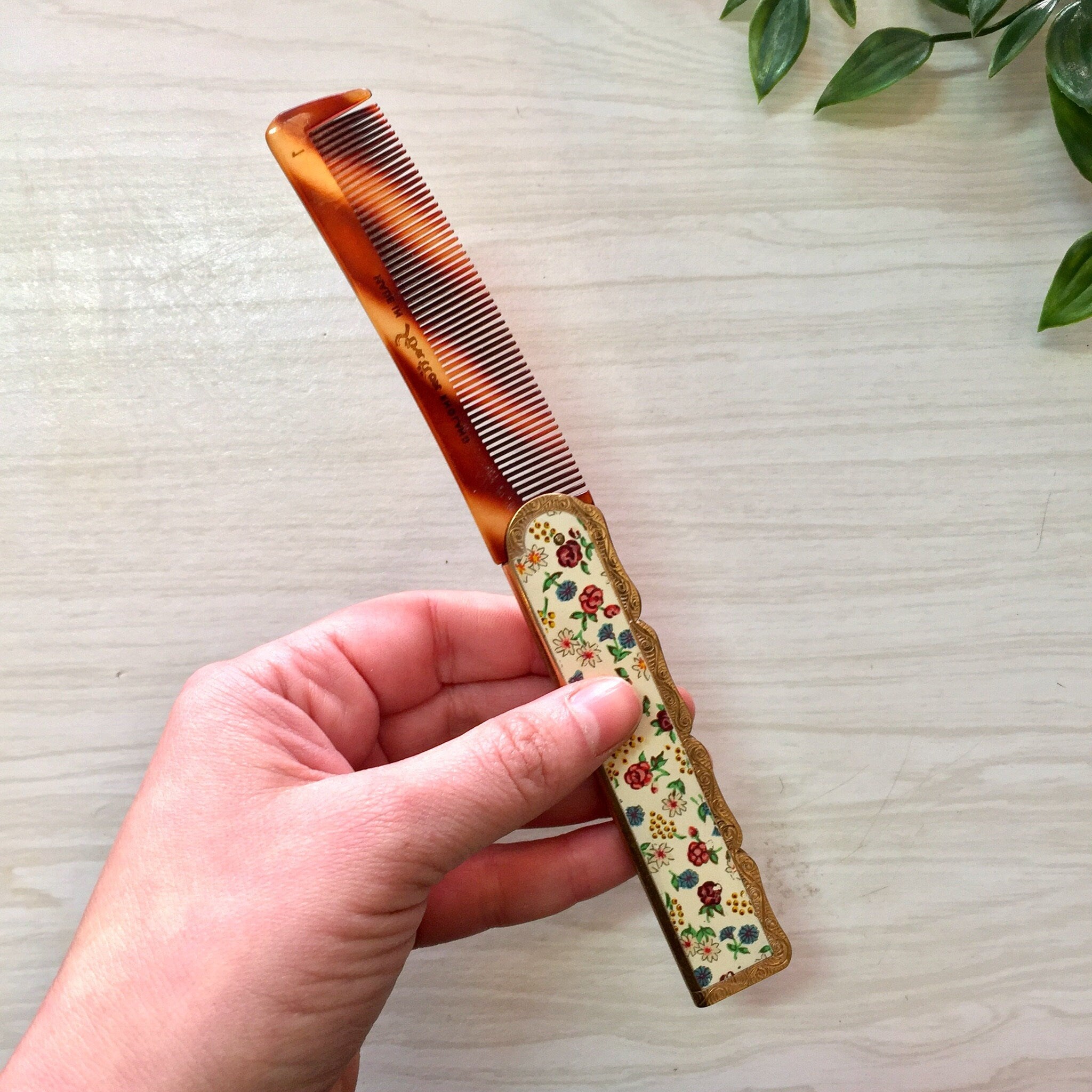 Vintage Pocket Comb, Stratton Comb, Folding Comb, Floral Comb, Made in Stratton England, Flowers, Floral Print, Small, Metal, Travel Size