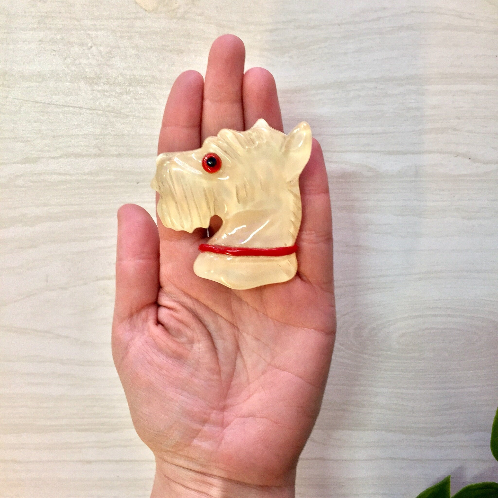 Vintage Bakelite Brooch, Scottie Bakelite Pin, Scottish Terrier Pin, Bakelite Jewelry, Vintage Jewelry, Carved Bakelite Pin, Vintage Brooch