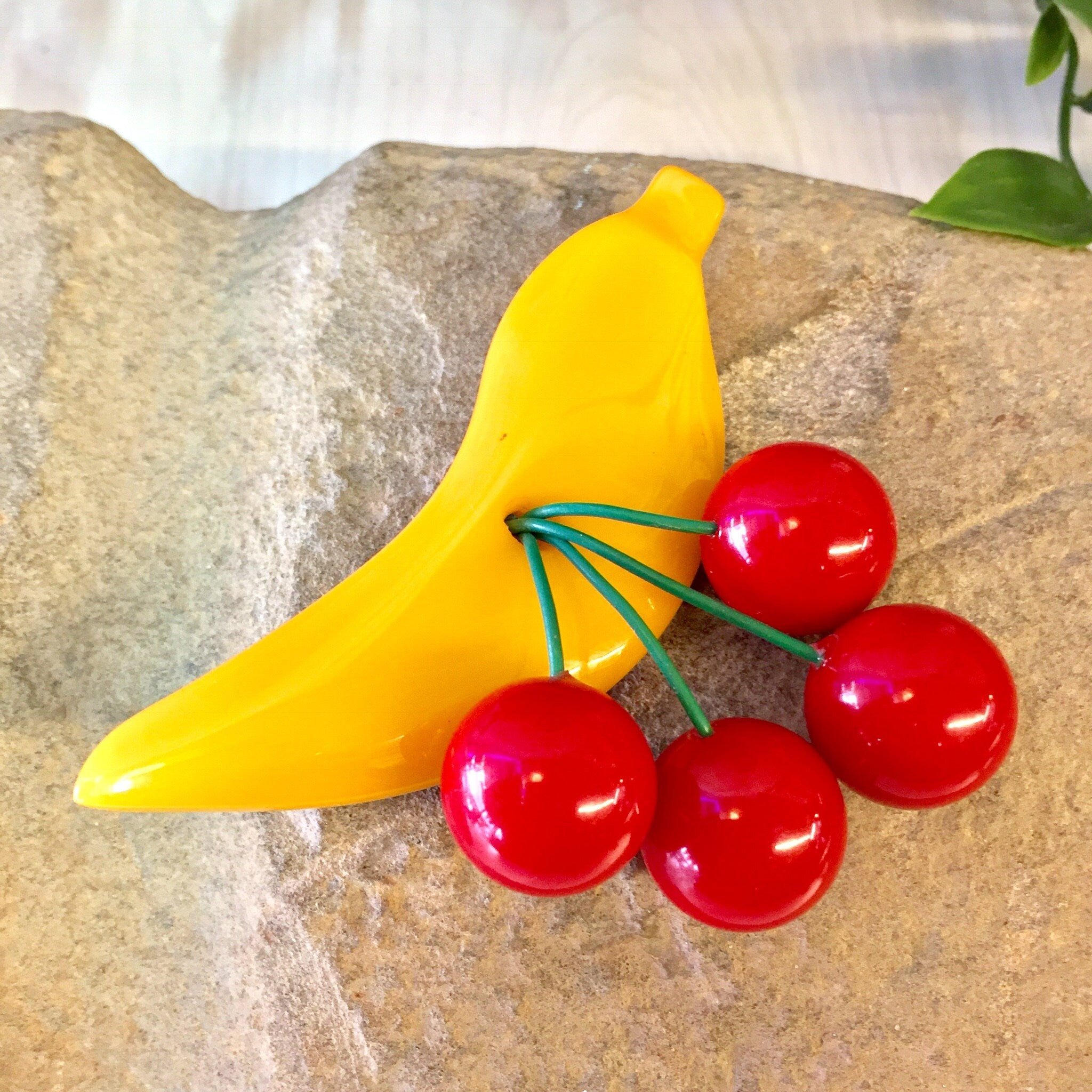 Shultz Bakelite Brooch, Shultz Bakelite, Bakelite Banana, Banana and Cherries, Yellow, Red, Rare Shultz Bakelite, Vintage Jewelry, Pin,