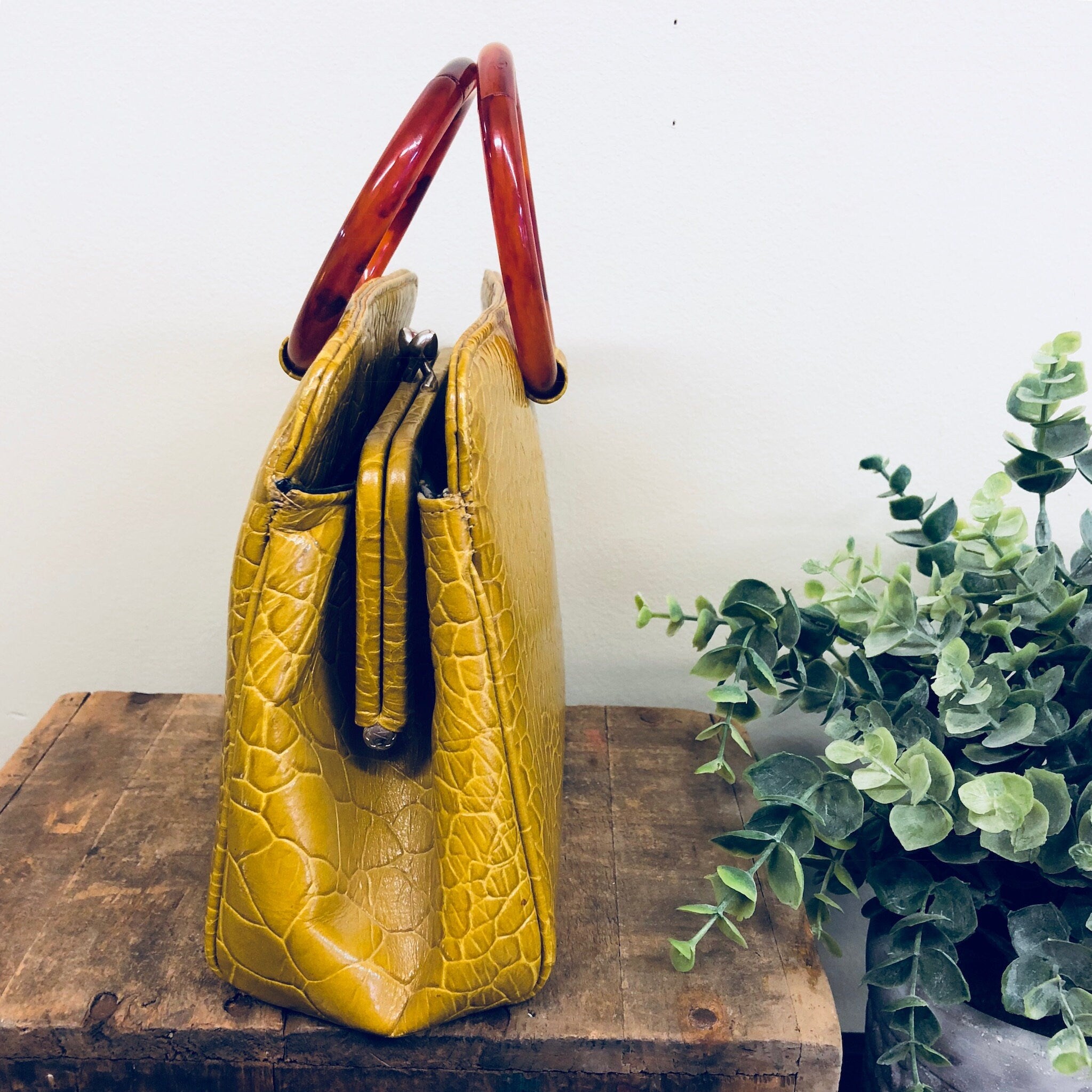 Vintage Ronay Handbag, Ronay Purse, Leather Bag, Bakelite Purse, Yellow Bag, Small Handbag, Kisslock Purse, Mustard Yellow, Red Handles