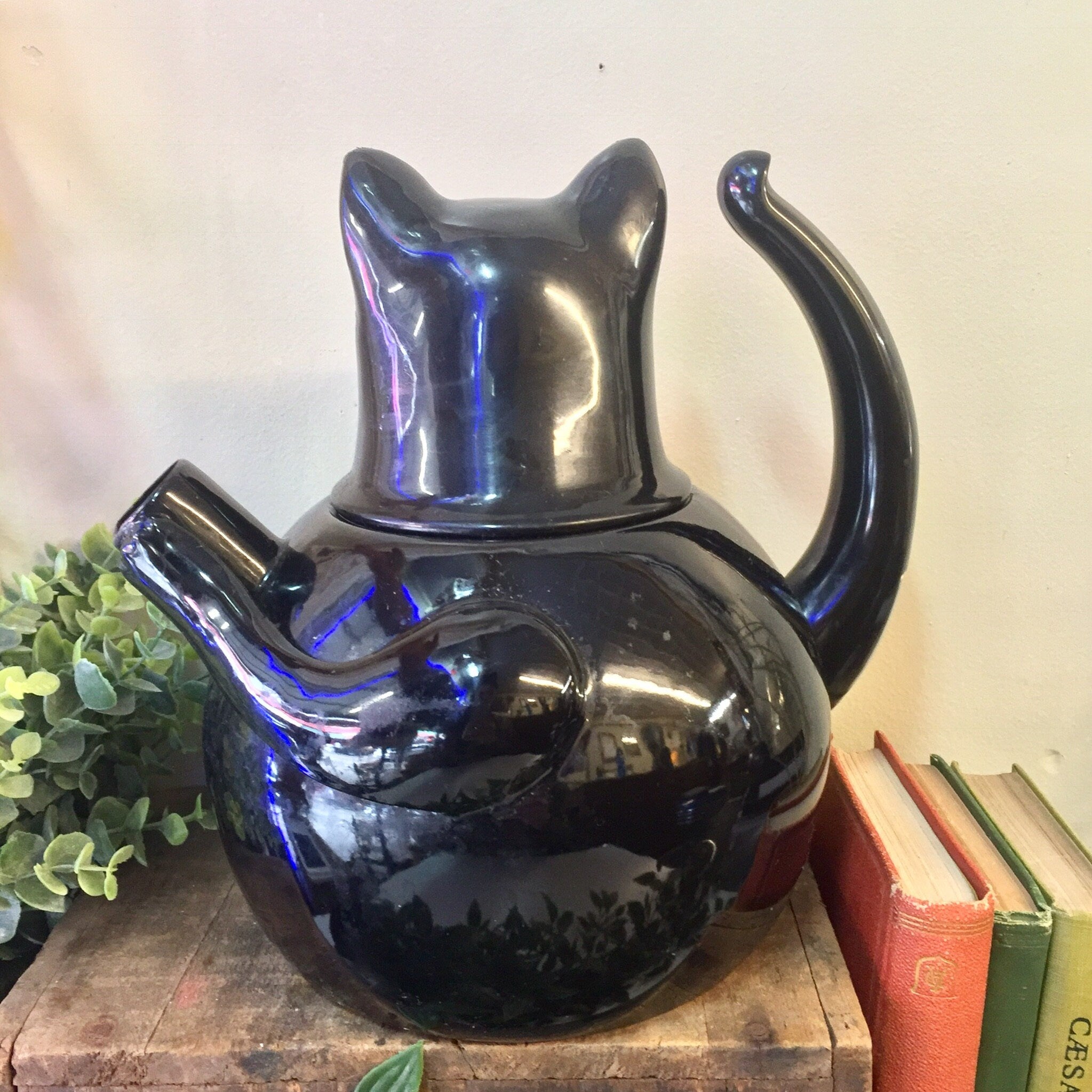 Vintage Teapot, Black Cat Teapot, Metal Teapot, Vintage Home Decor, Kitty Cat, Black Cat, Retro Home Decor, Kitchen Decor, Tea Kettle