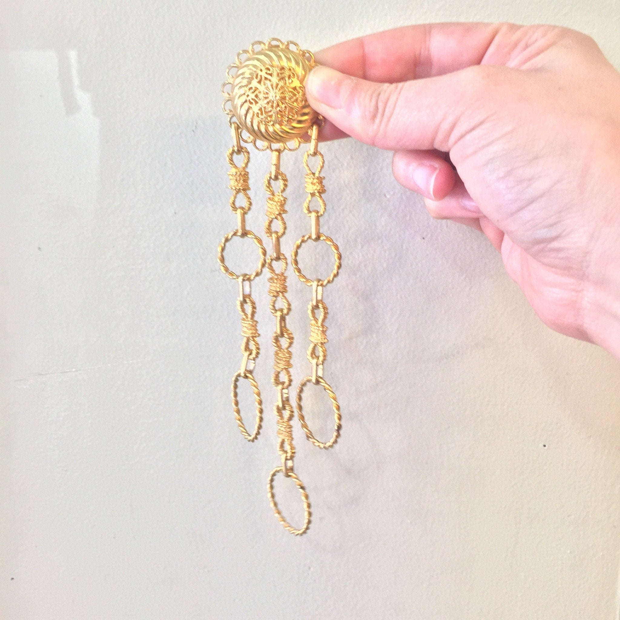 Vintage Clip On Earrings, Gold Toned Earrings, Costume Jewelry, Vintage Jewelry, Statement Jewelry, Dangle Earrings, Long Earrings, Clip Ons