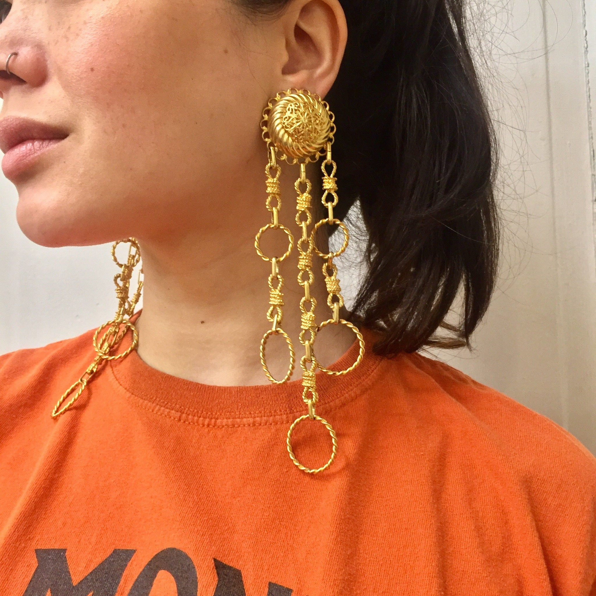 Vintage Clip On Earrings, Gold Toned Earrings, Costume Jewelry, Vintage Jewelry, Statement Jewelry, Dangle Earrings, Long Earrings, Clip Ons