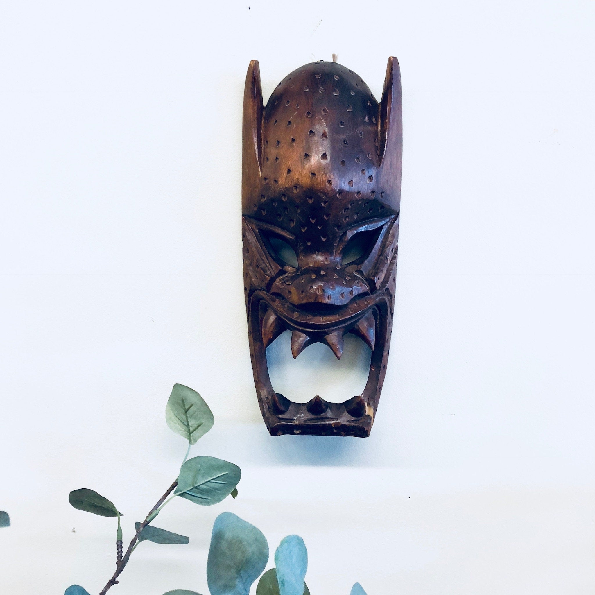 Wood Carved Mask, Vintage Mask, Wooden Mask, Hand Carved Wood, Vintage Home Decor, Wall Decor, Primitive Decor, Wall Hanging, Brown, Carved
