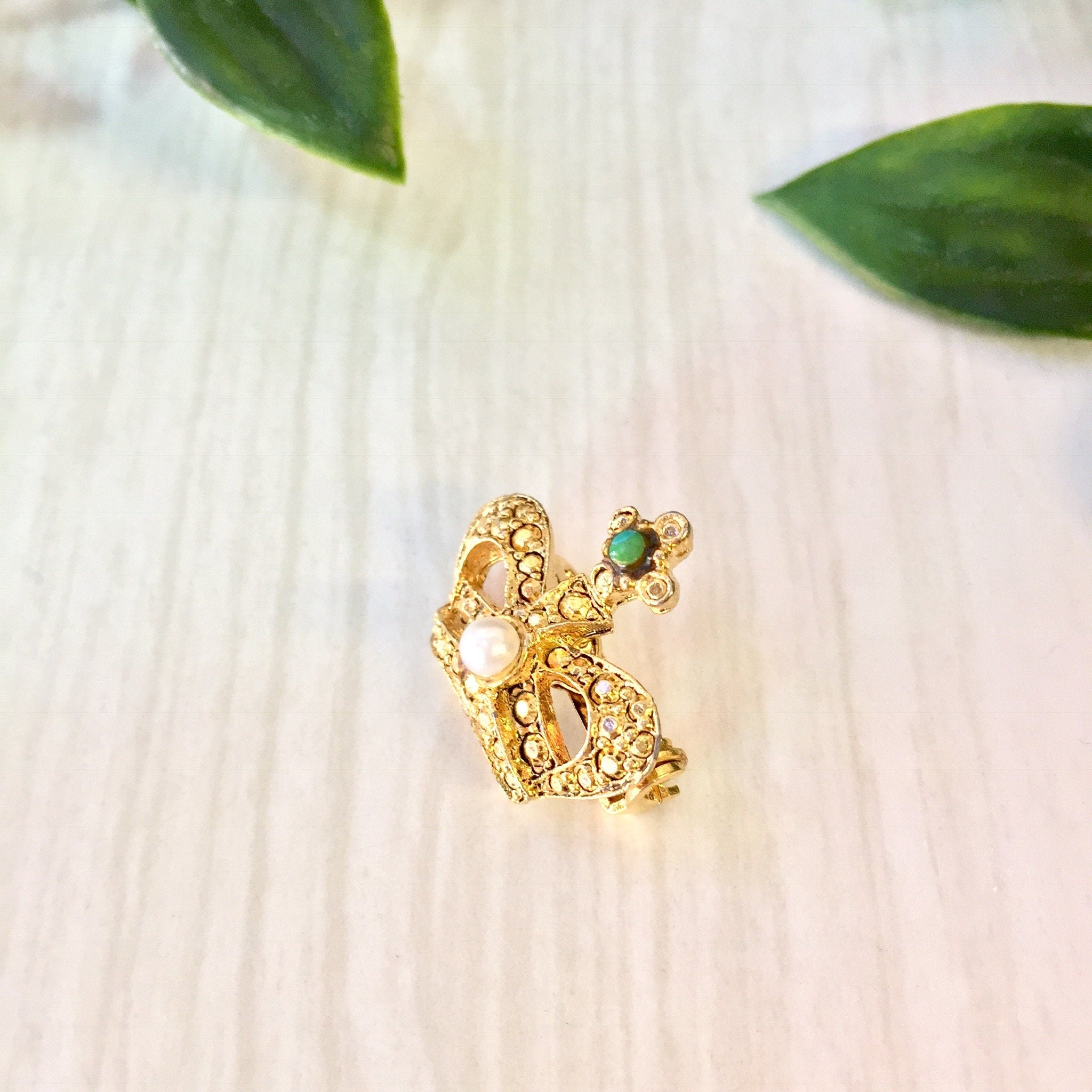 Vintage Gold Brooch, Gold Toned Jewelry, Gold Pin, Crown Pin, Royal Crown, Gold Crown, Crown Brooch, Beaded Brooch, Vintage Jewelry, Crown