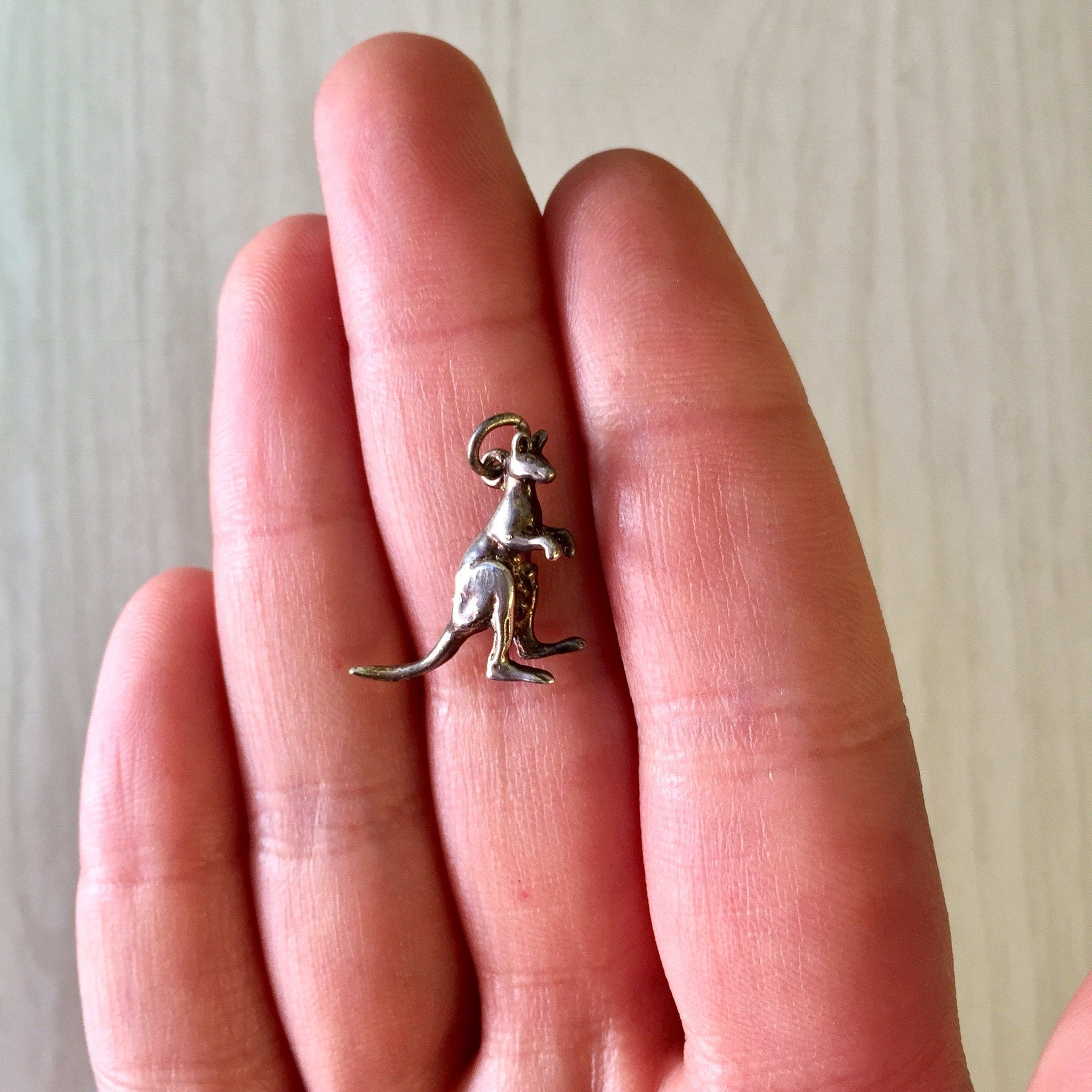 Vintage Silver Pendant, Small Pendant, Silver Charm, Kangaroo Pendant, Kangaroo Charm, Animal Jewelry, Vintage Charm, Charm Necklace, Roo