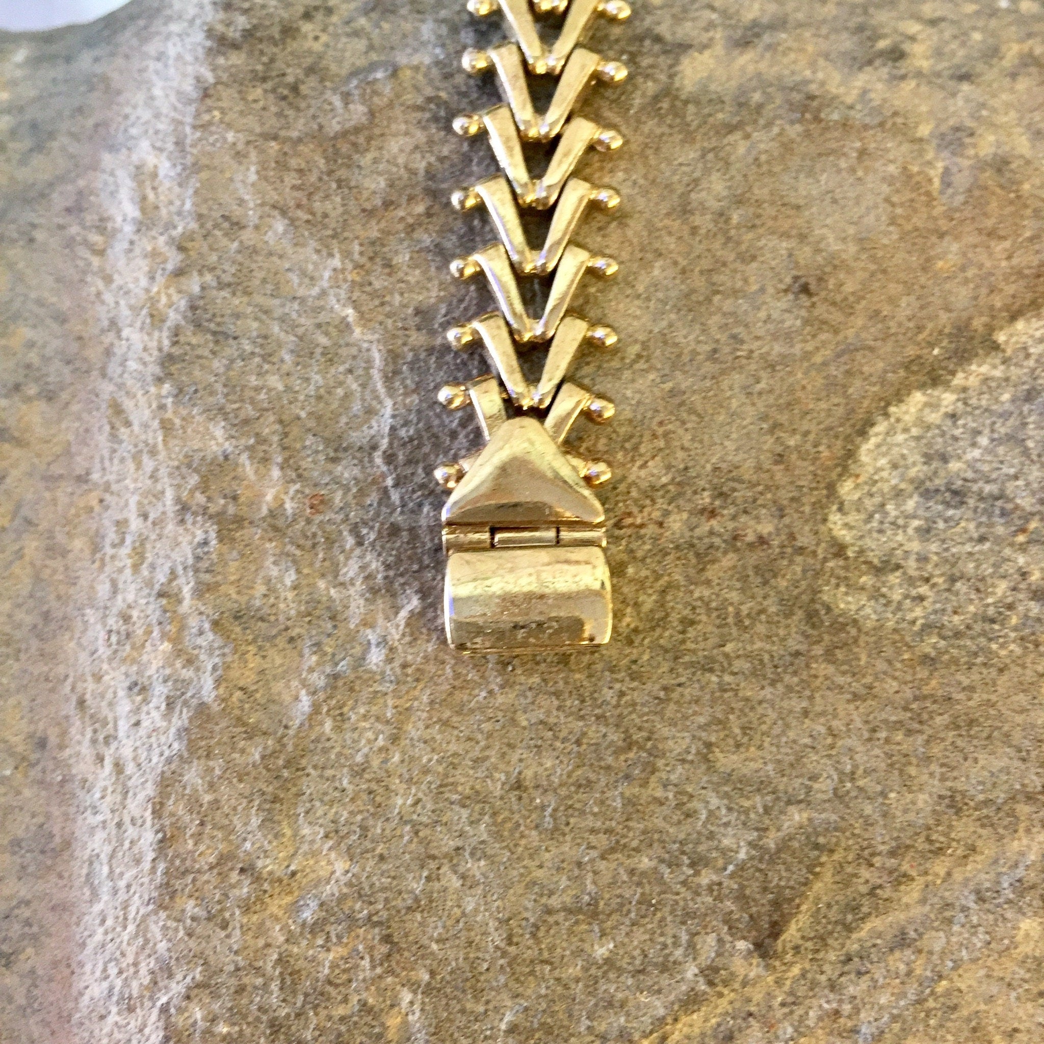 Vintage Gold Bracelet, Gold Tone Bracelet, Vintage Jewelry, Monet Jewelry, Vintage Monet, Monet Bracelet, Link Bracelet, V Shape Bracelet