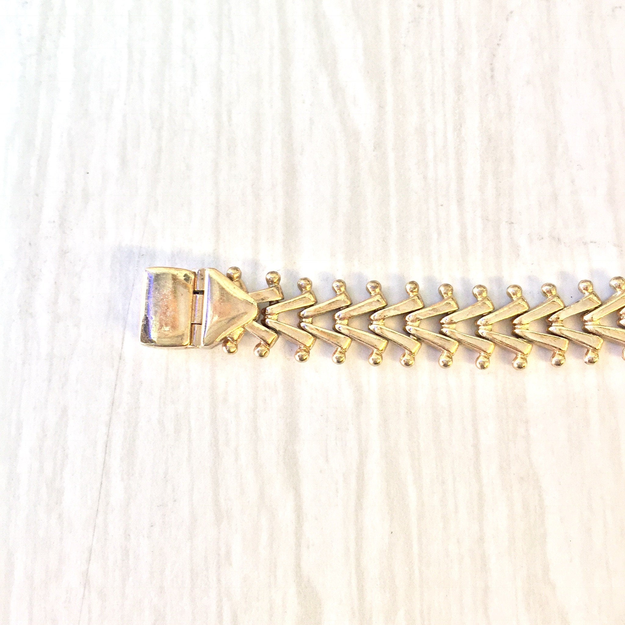 Vintage Gold Bracelet, Gold Tone Bracelet, Vintage Jewelry, Monet Jewelry, Vintage Monet, Monet Bracelet, Link Bracelet, V Shape Bracelet