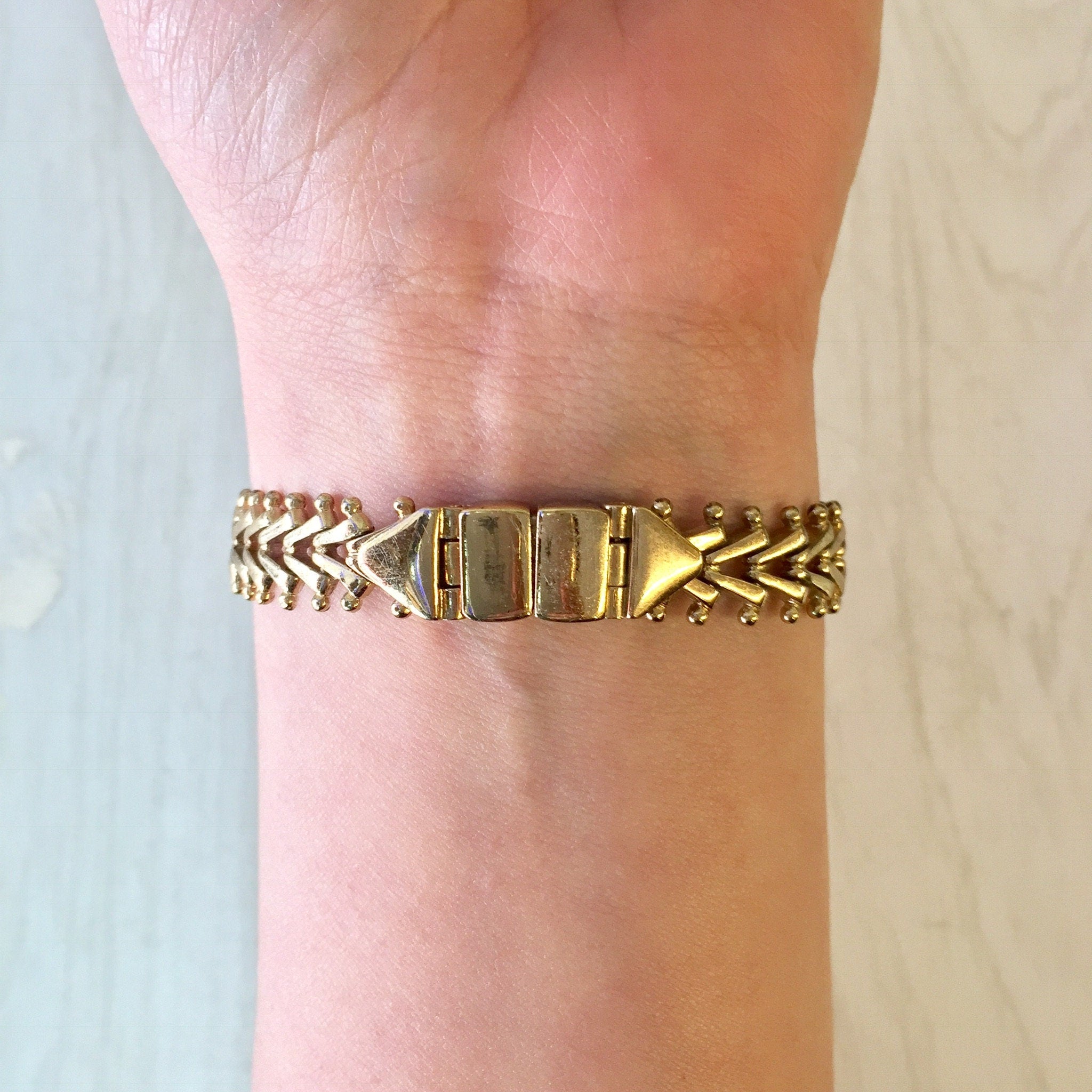 Vintage Gold Bracelet, Gold Tone Bracelet, Vintage Jewelry, Monet Jewelry, Vintage Monet, Monet Bracelet, Link Bracelet, V Shape Bracelet