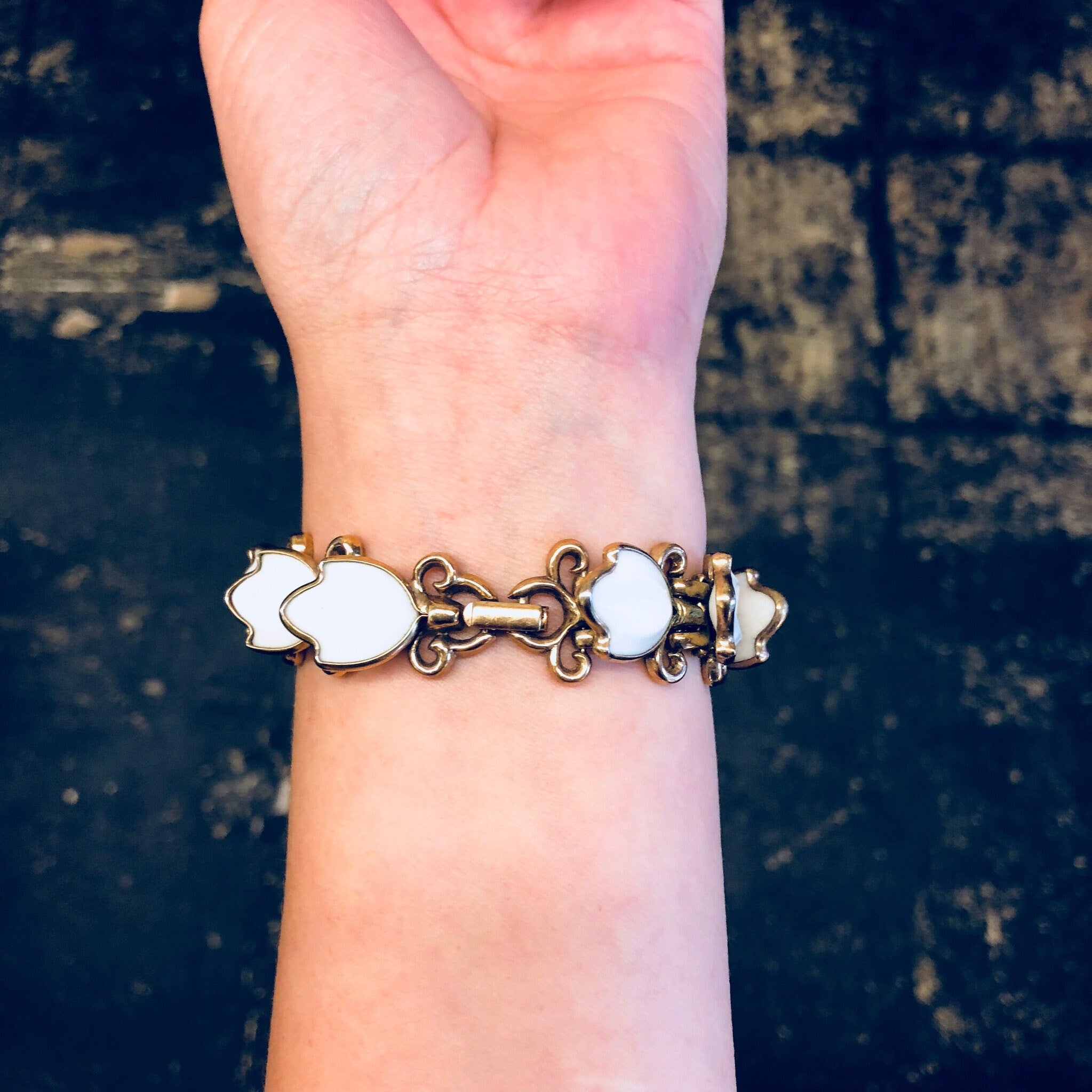 Vintage Bracelet, Trifari Bracelet, White and Gold, Costume Jewelry, Statement Jewelry, Flower Bracelet, Link Bracelet, Vintage Jewelry,