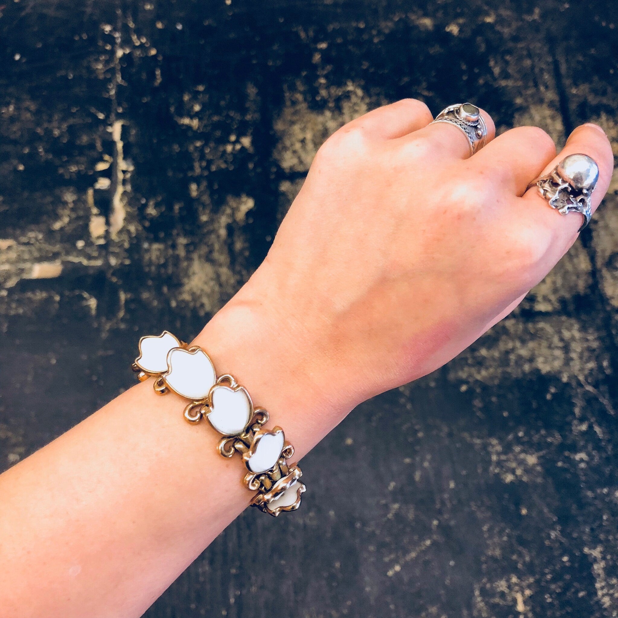 Vintage Bracelet, Trifari Bracelet, White and Gold, Costume Jewelry, Statement Jewelry, Flower Bracelet, Link Bracelet, Vintage Jewelry,