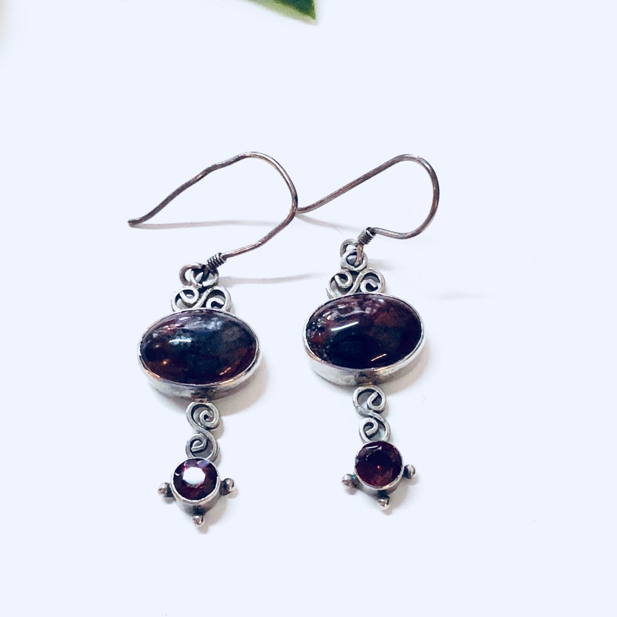 Vintage silver Earrings, Sanjen Earrings, Gemstone Earrings, Red Stones, Dangle Earrings, Drop Earrings, Pierced Ears, Vintage Jewelry, 925