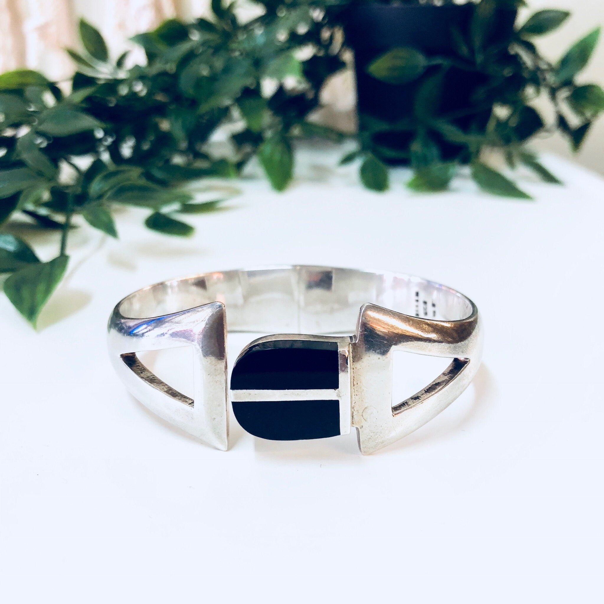 Vintage Silver Bracelet, Cuff Bracelet, Bangle, Sterling Silver, Black Onyx, Vintage Jewelry, Statement Jewelry, Hinged Bracelet, 925,