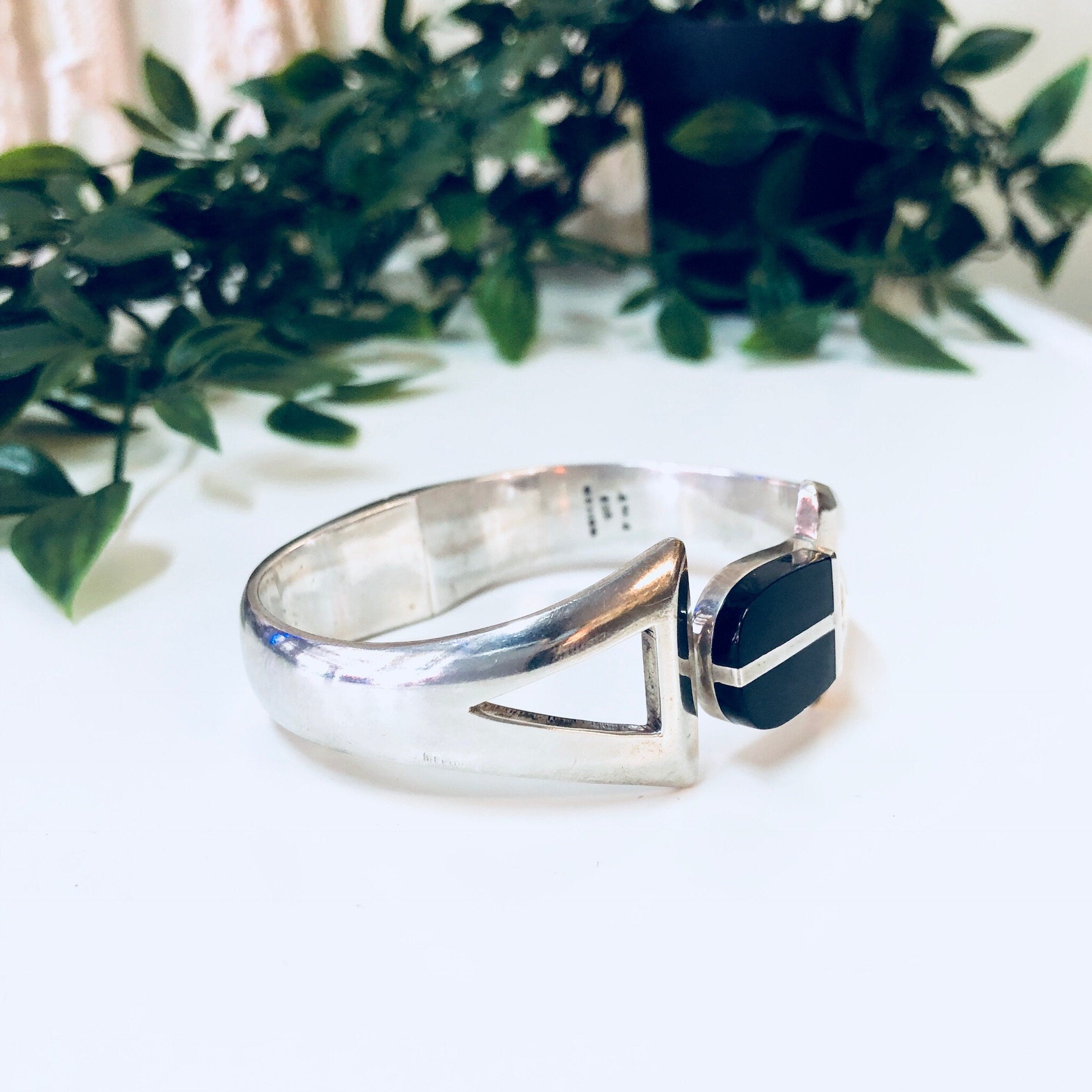 Vintage Silver Bracelet, Cuff Bracelet, Bangle, Sterling Silver, Black Onyx, Vintage Jewelry, Statement Jewelry, Hinged Bracelet, 925,