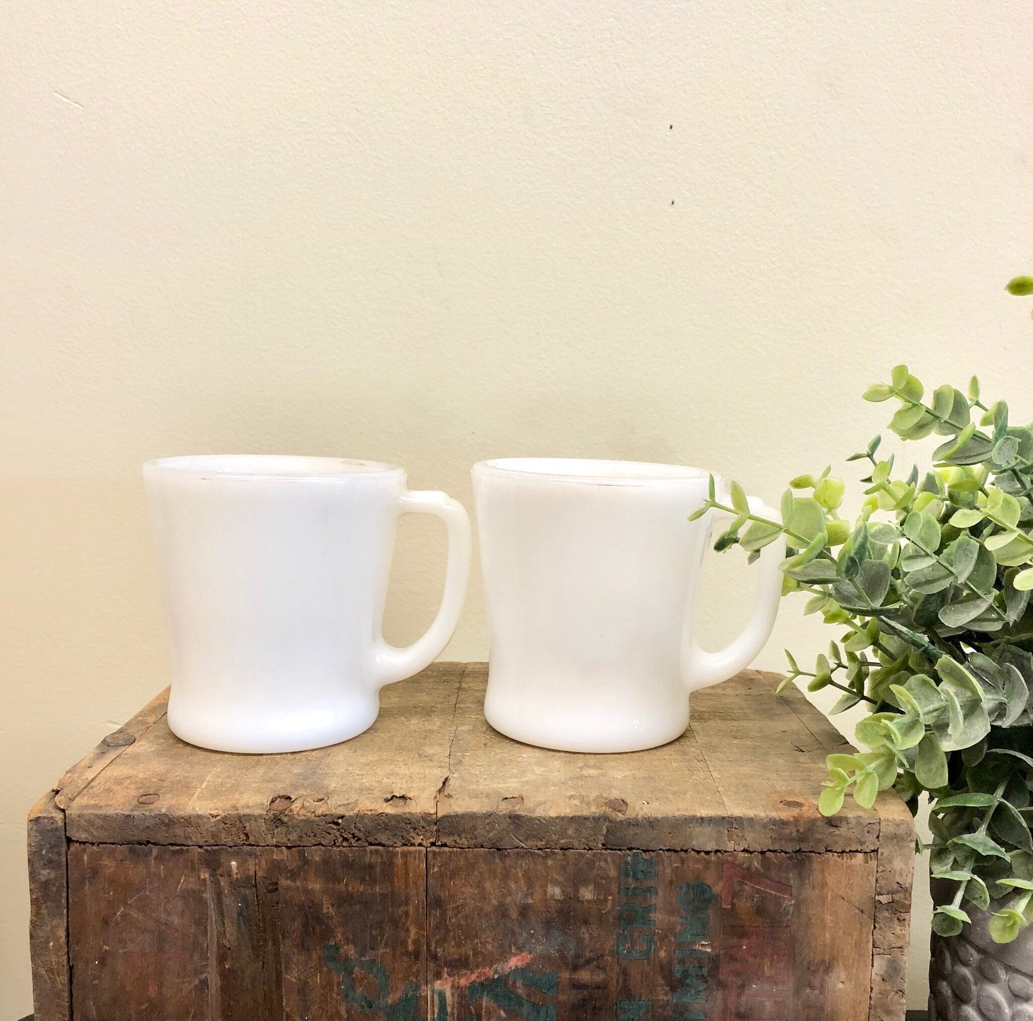 Anchor Hocking Mugs, Milk Glass Mugs, Vintage Mugs, Coffee, Tea, Fire King Mugs, White, Vintage Home Decor, Retro, Milk Glass, Two Mugs