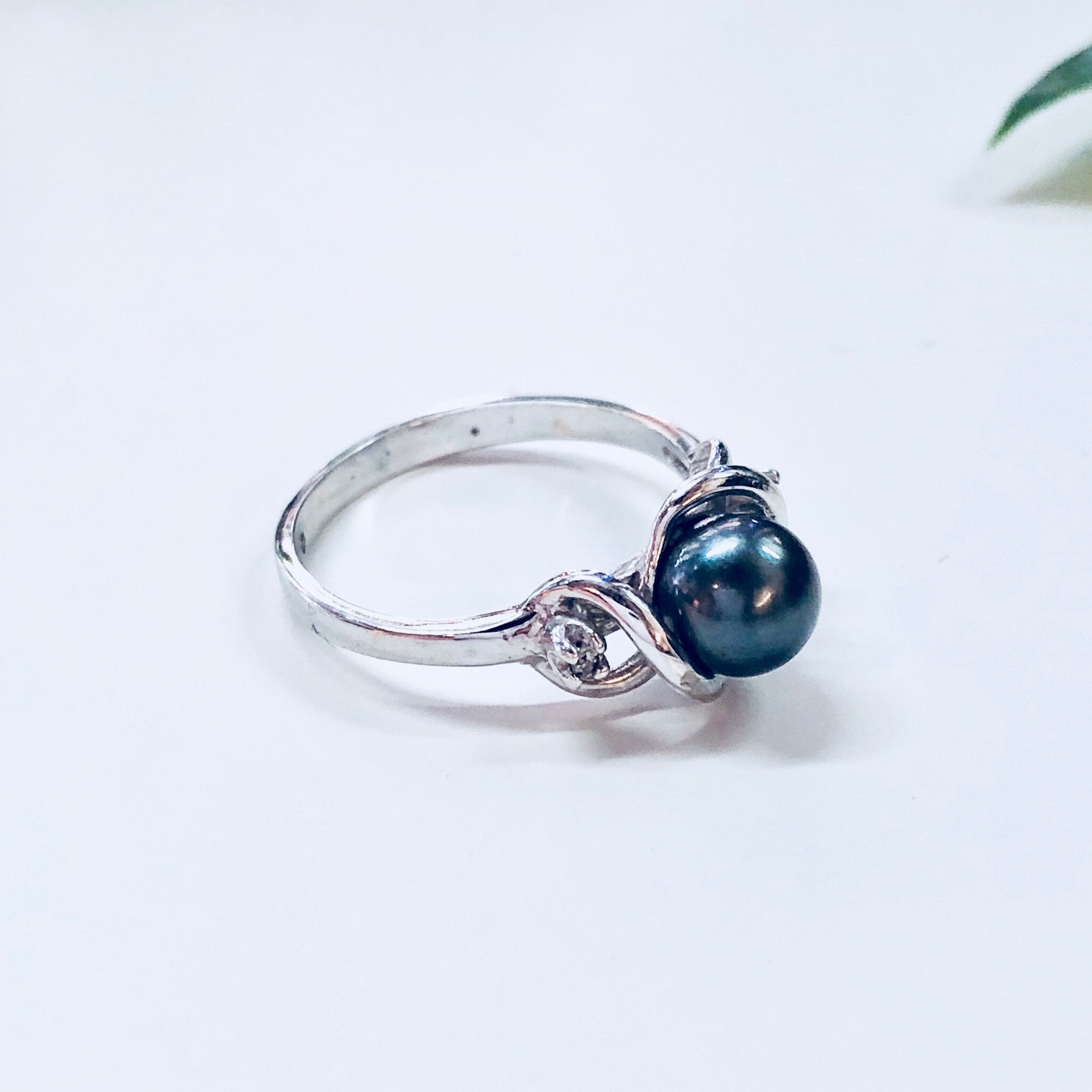 Vintage Gold Ring, Pearl Ring, Black Pearl, White Gold, 10 Karat Gold, 10K White Gold, Vintage Jewelry, Gold Jewelry, Engagement Ring, Pearl