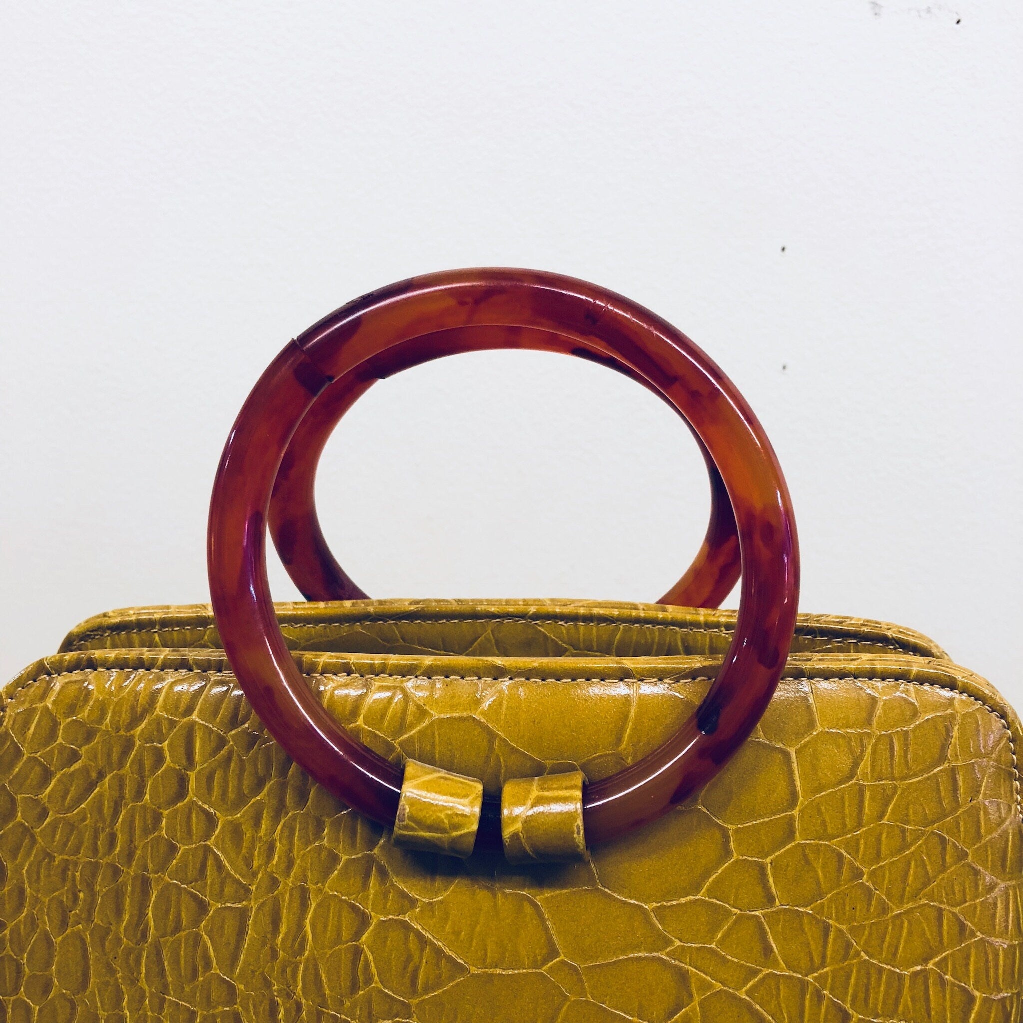 Vintage Ronay Handbag, Ronay Purse, Leather Bag, Bakelite Purse, Yellow Bag, Small Handbag, Kisslock Purse, Mustard Yellow, Red Handles